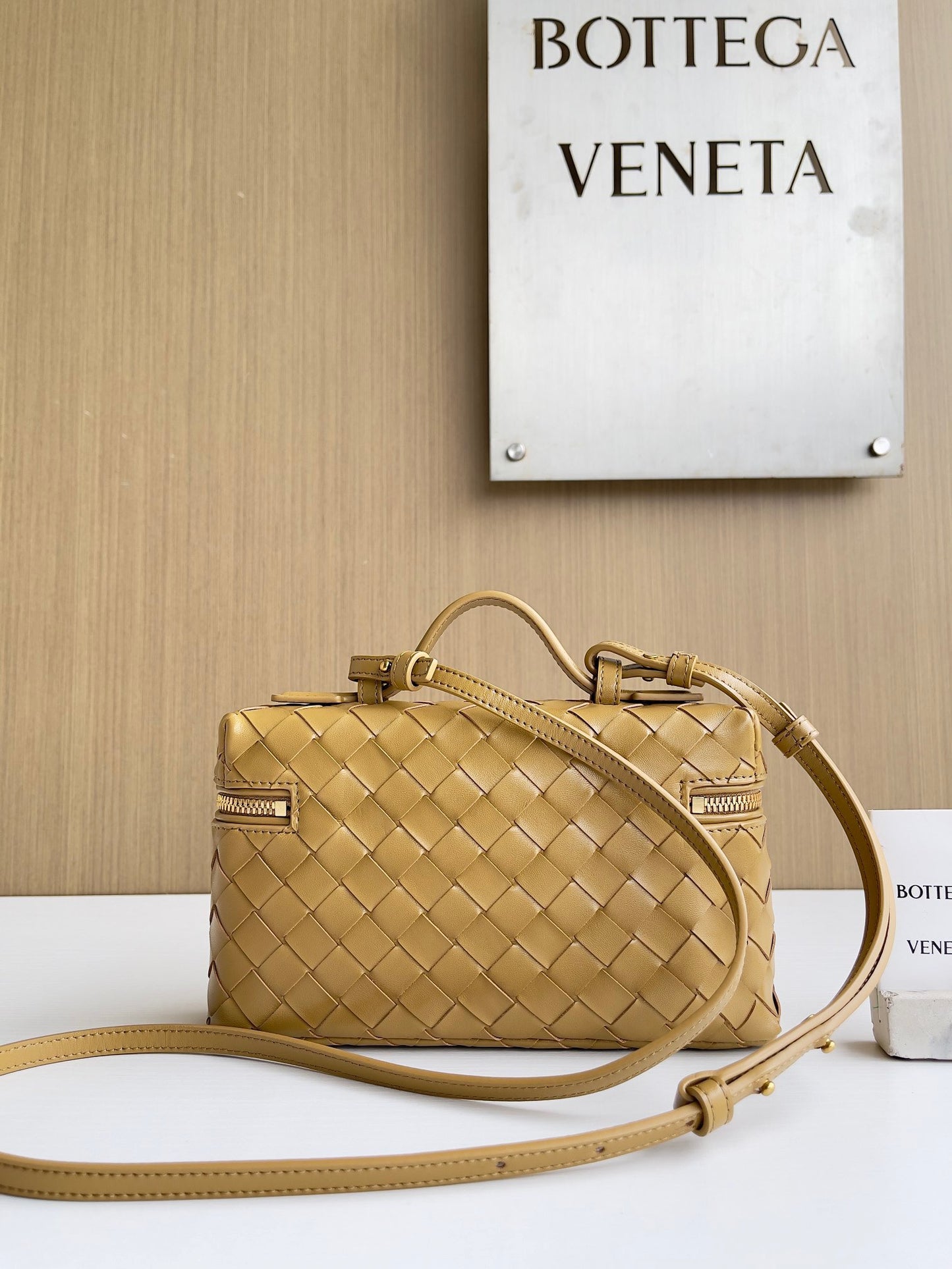 BV Bang Bang Vanity Case #577