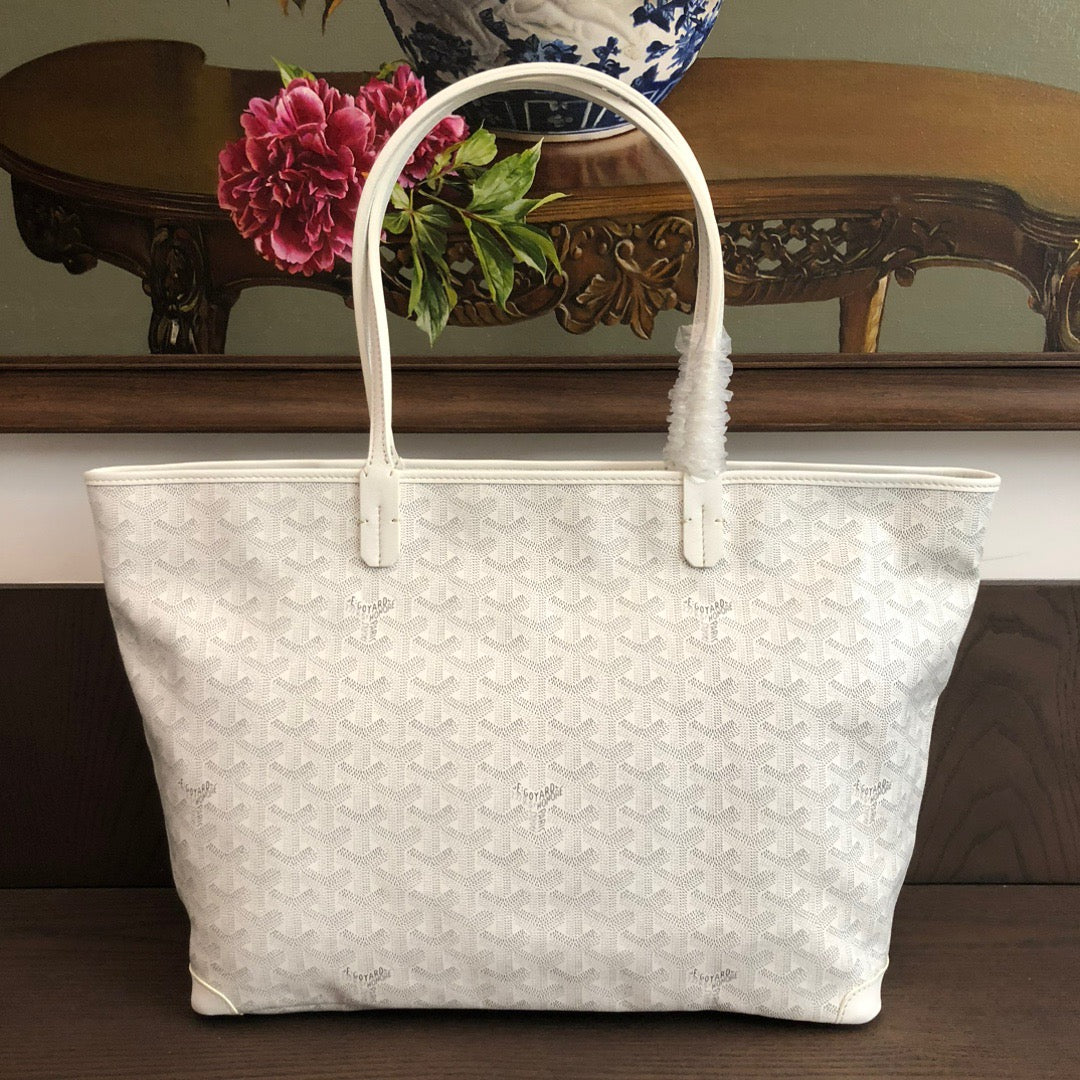 Artois MM Bag #693