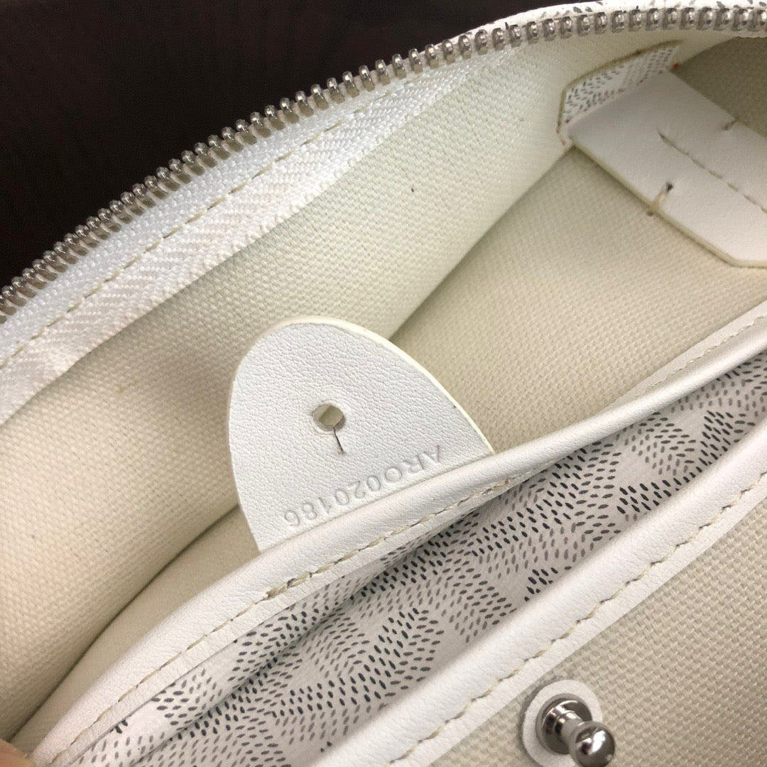 Artois MM Bag #693