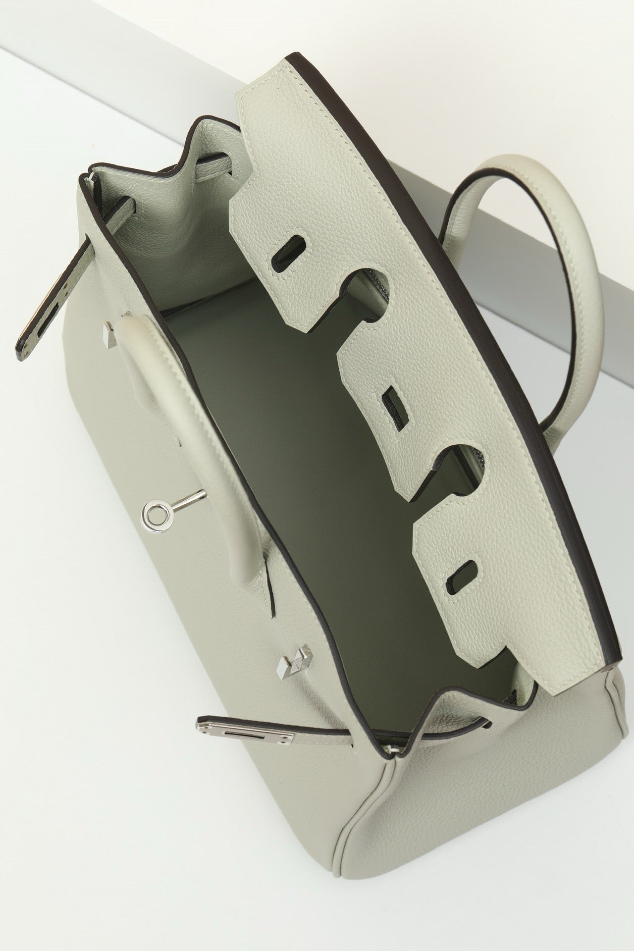 BK25 Crystal Gray # 3888