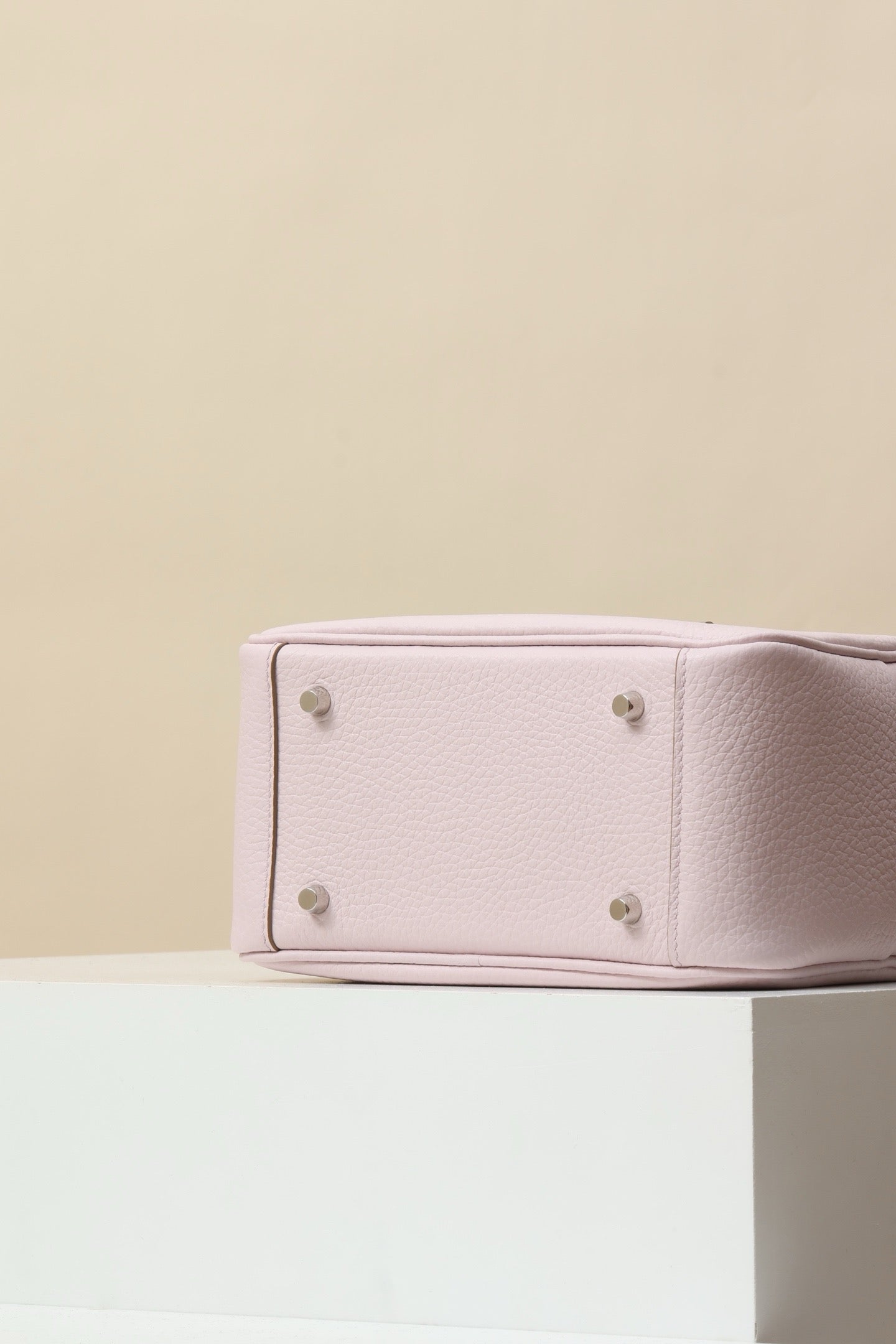 LD19 , Togo 09 Dream Purple / I2 Cream White PHW #4561