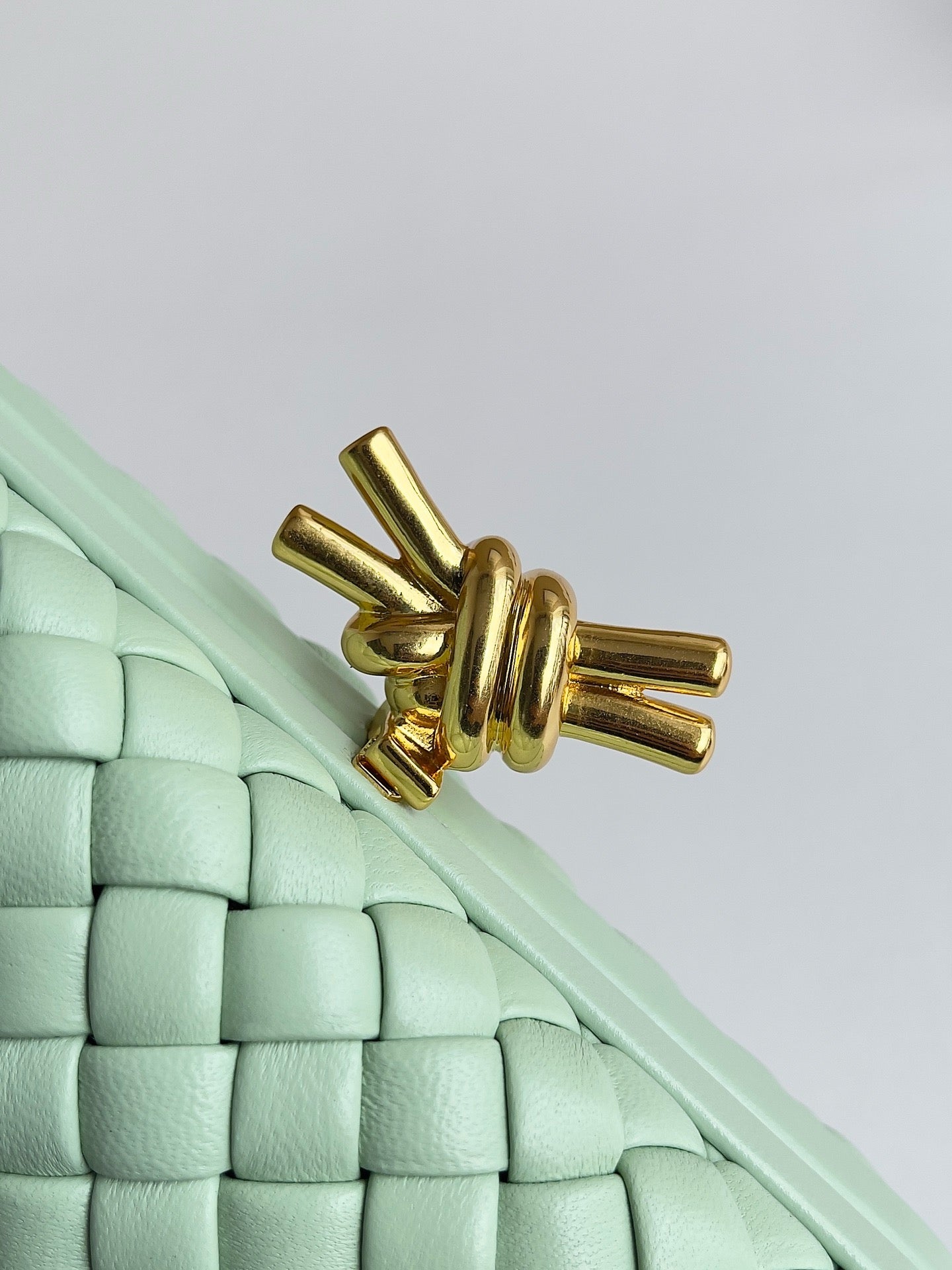 BV the knot #2584