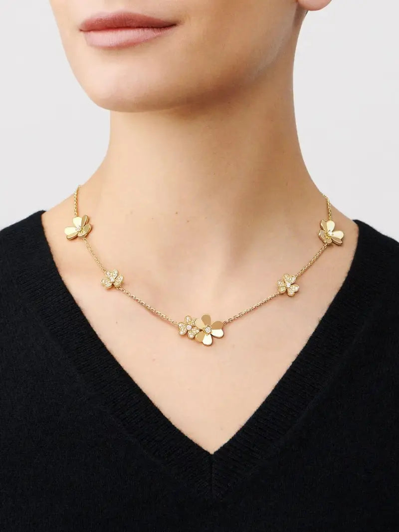 Frivol Necklace, 9 Flowers