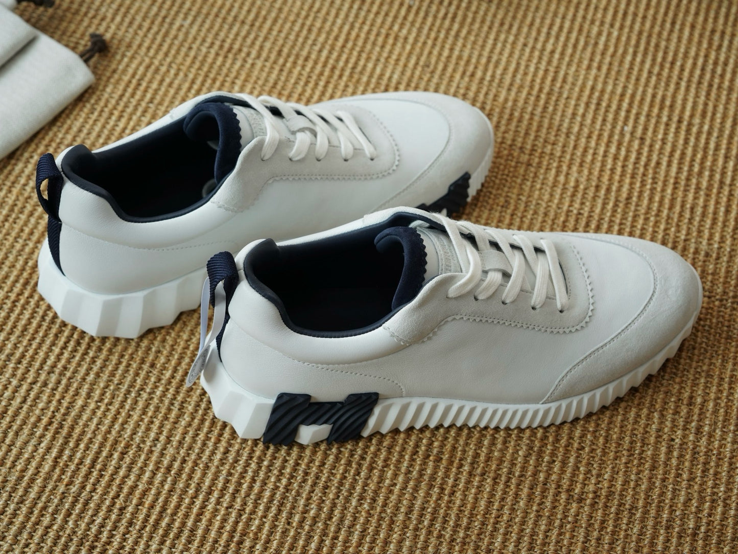 HSneakers