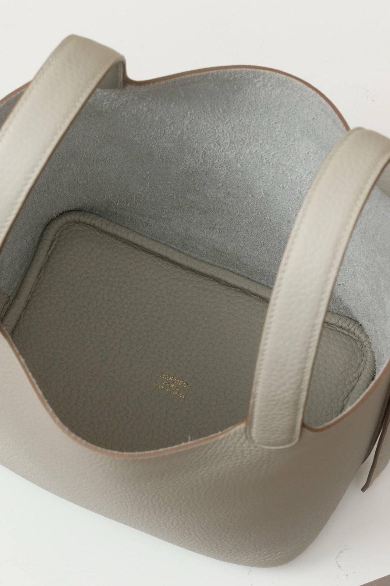 CL18 80 Pearl Gray GHW #4096