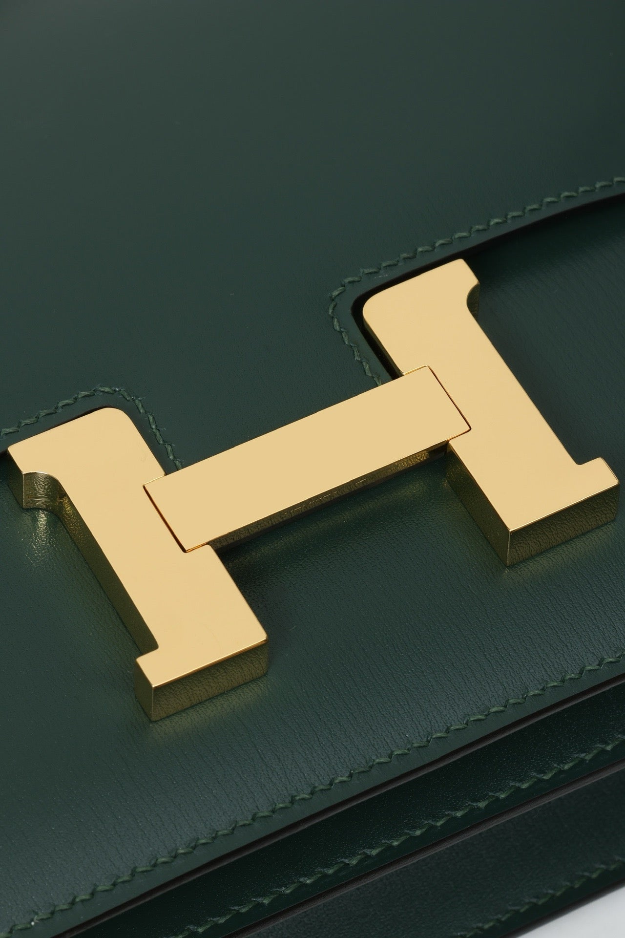 CJ19 19 cm , Emerald Green Box leather GHW #4293