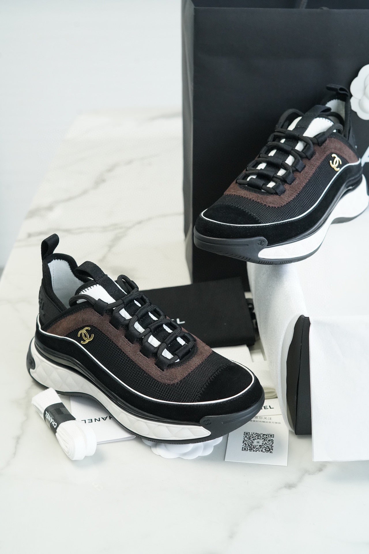 24s sneaker #354