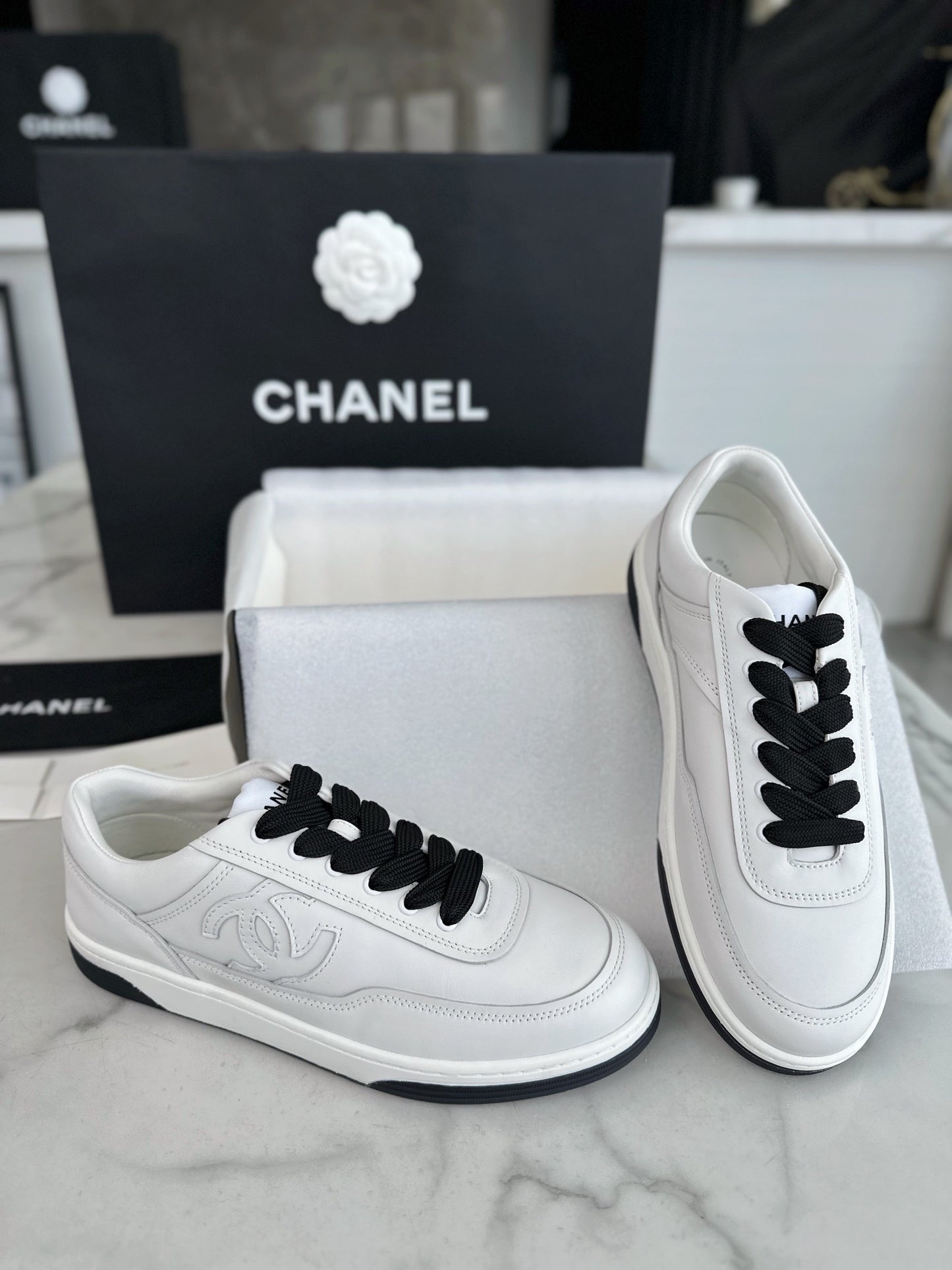 24s sneaker #381
