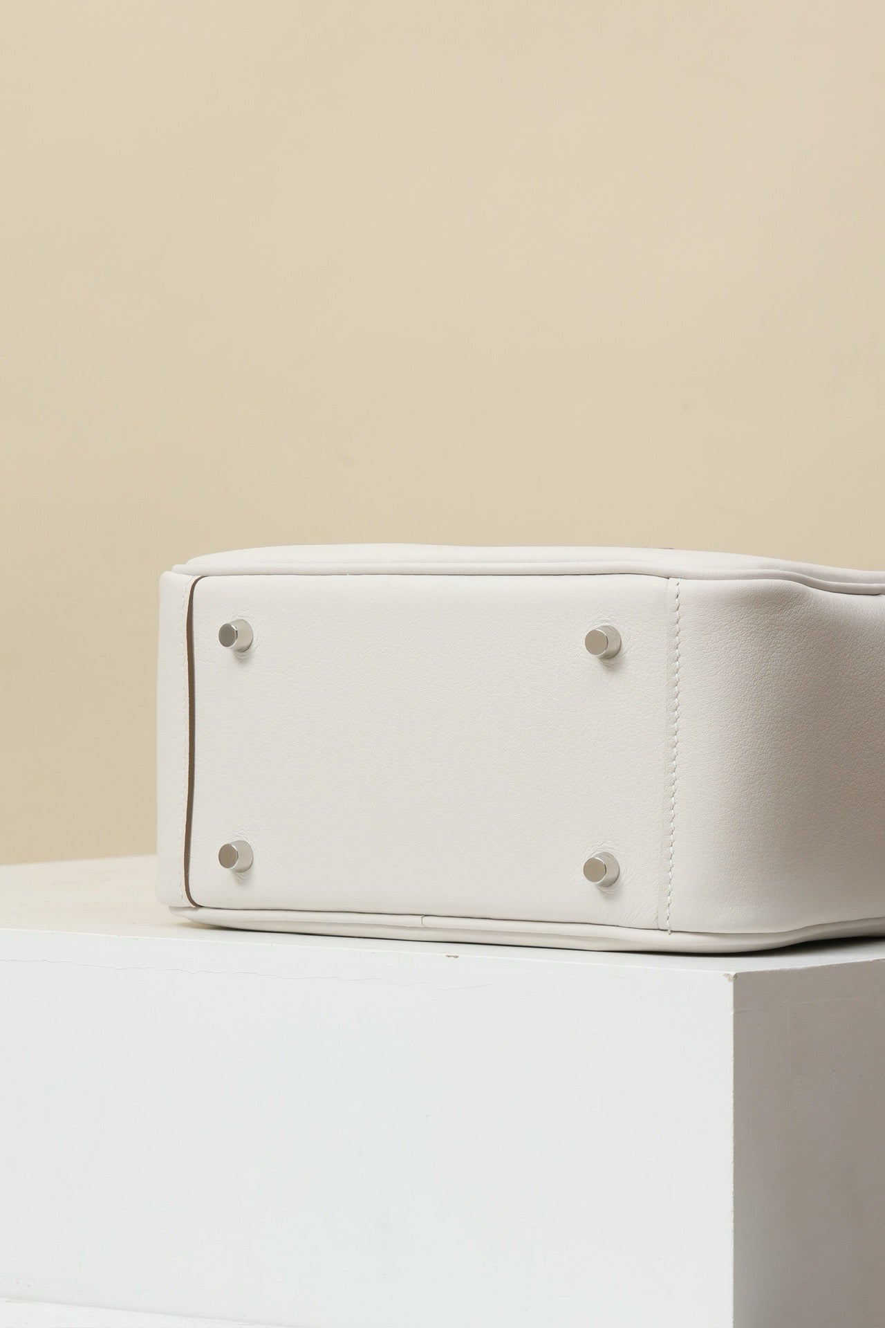 LD19 , Swift , M4 Craie Gris / 0L Gris Nuage PHW #4626