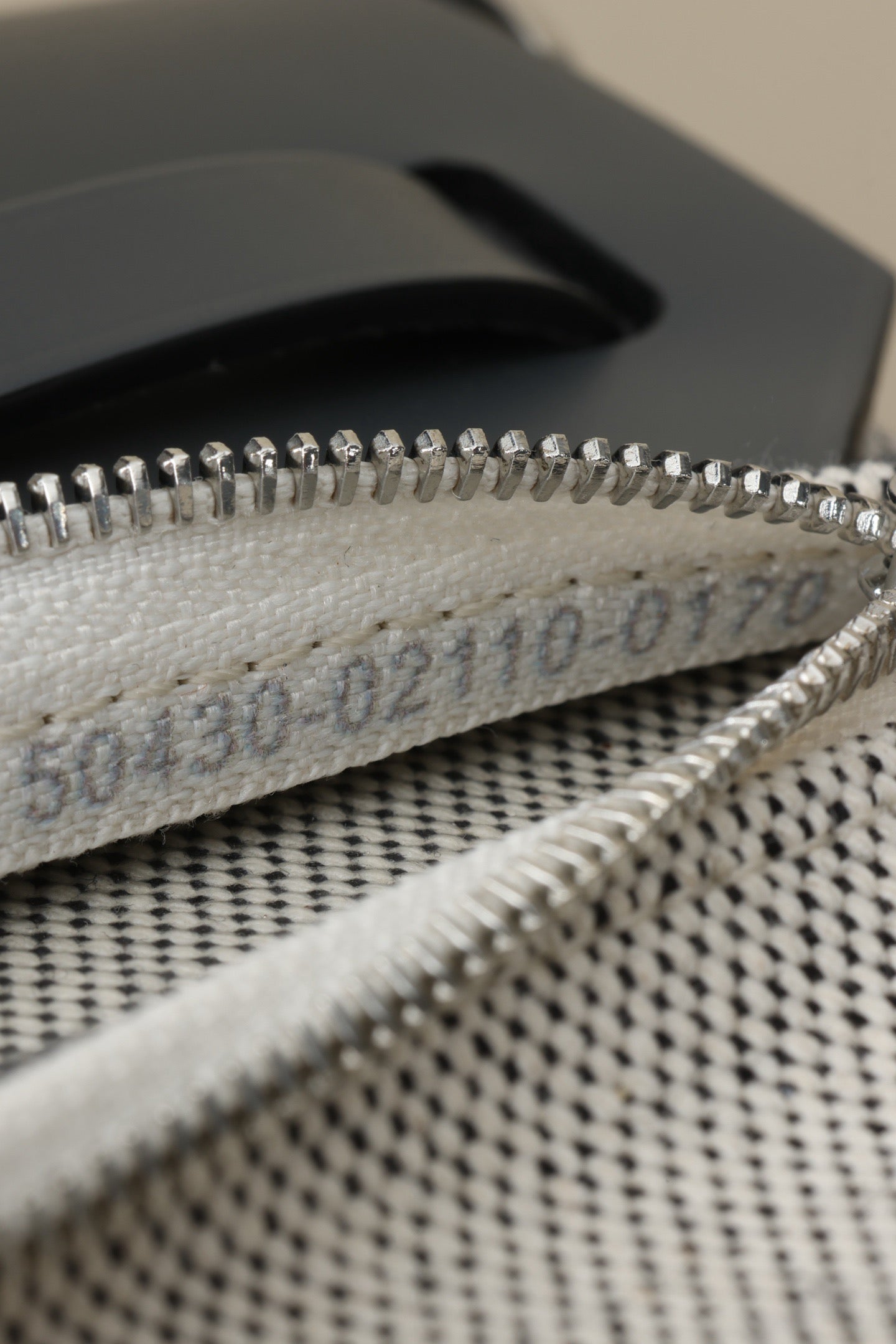 HB20 85 Gris Ardoise Canvas and Hunter Leather Shoulder Bag PHW #4647