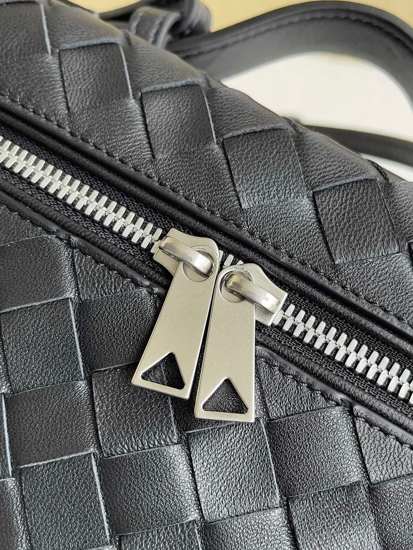 BV Bang Bang Vanity Case #560