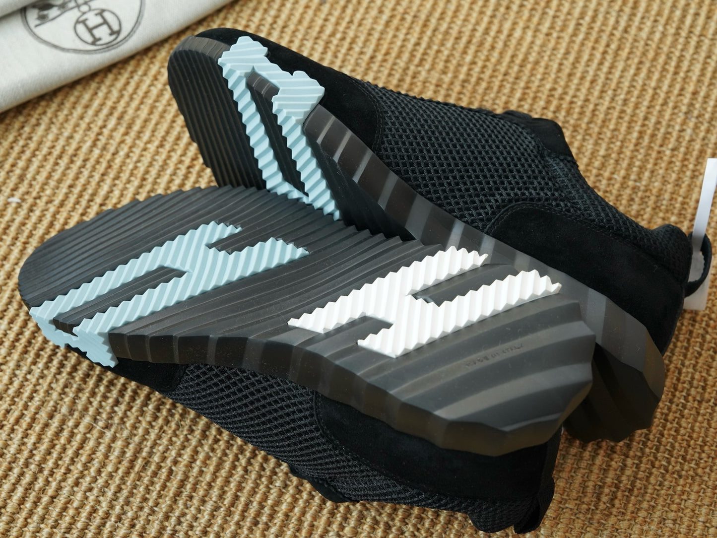 HSneakers