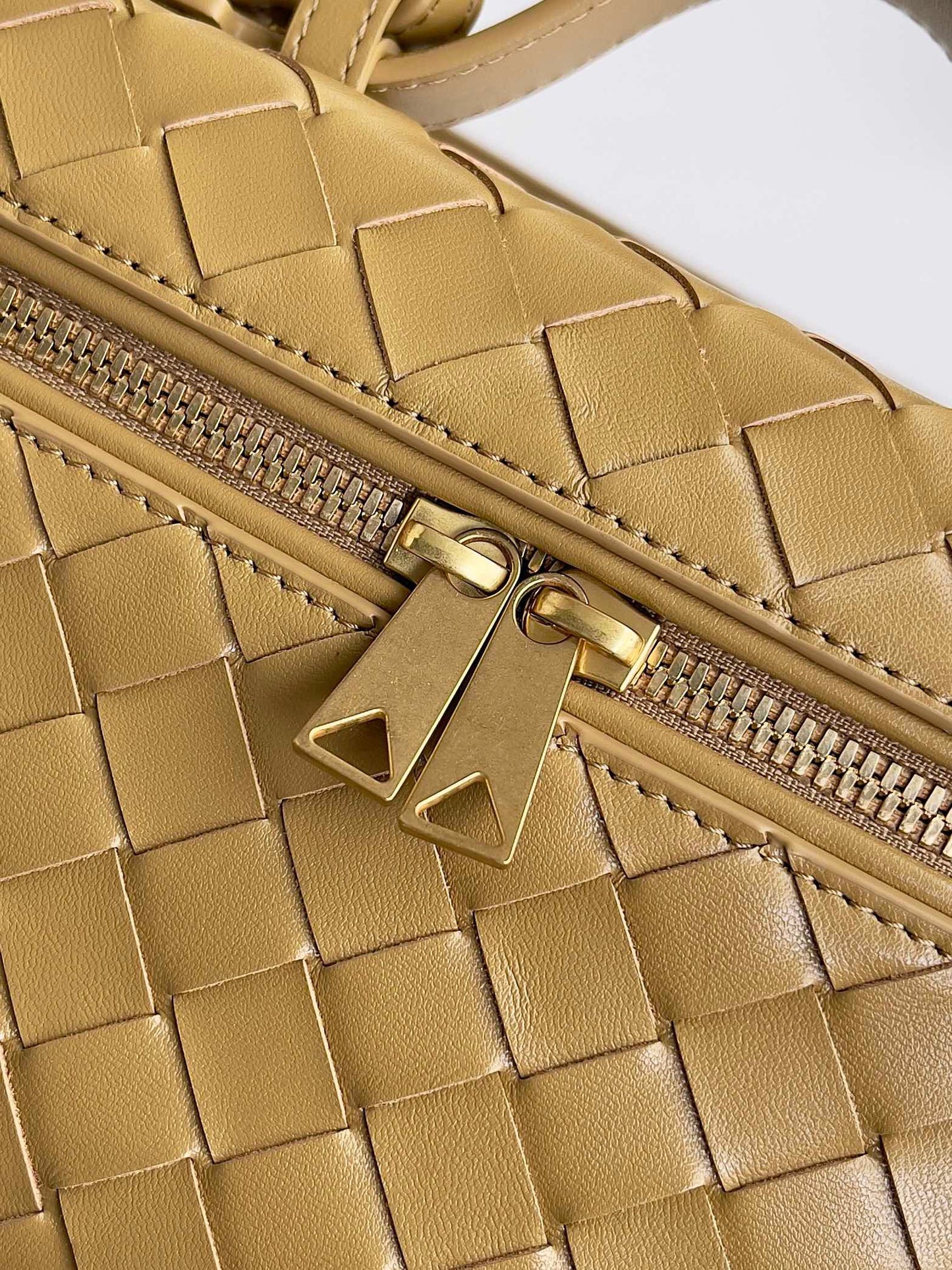 BV Bang Bang Vanity Case #577