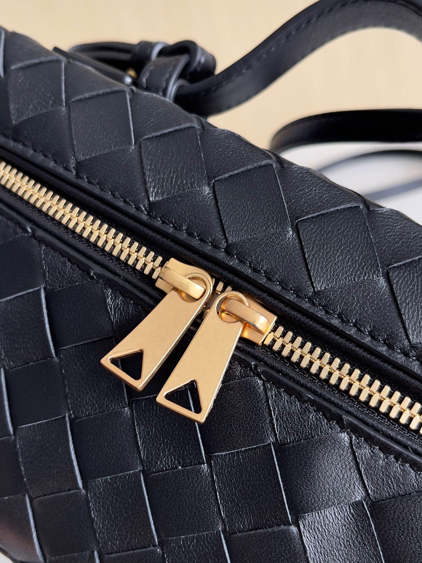 BV Bang Bang Vanity Case #568