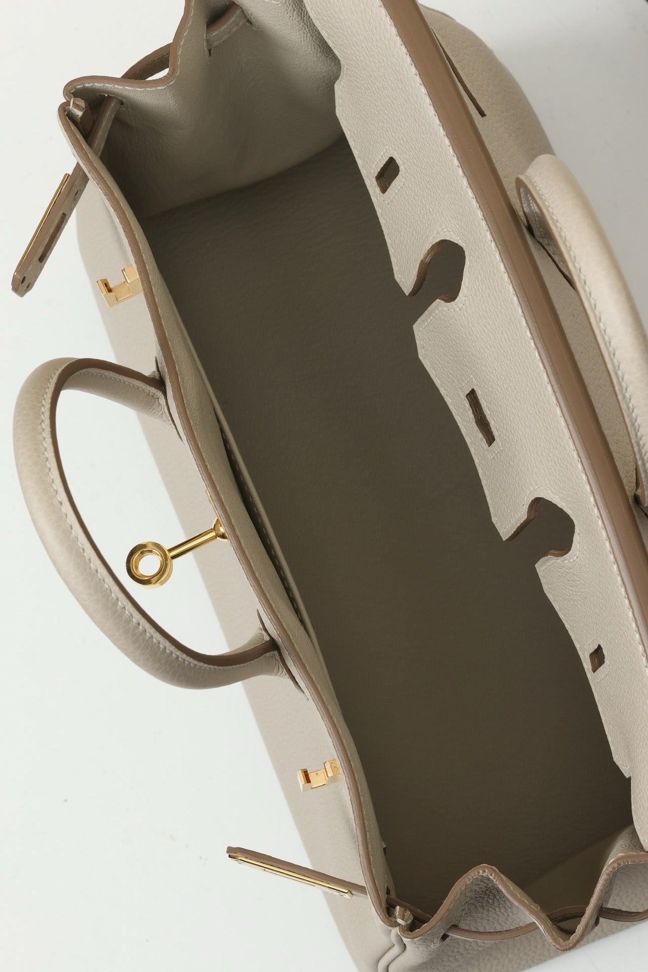 BK25 Glacier White #3866