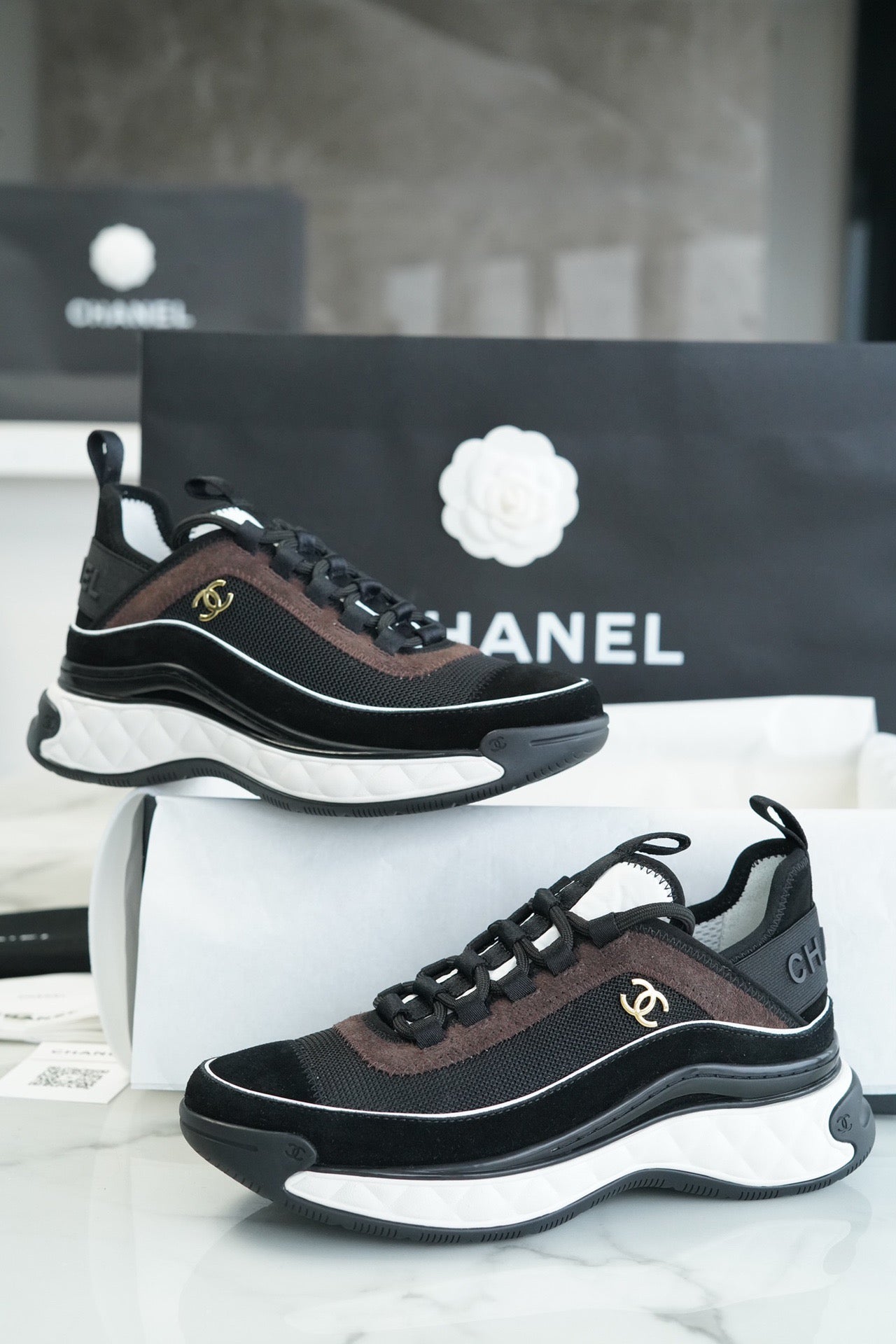 24s sneaker #354