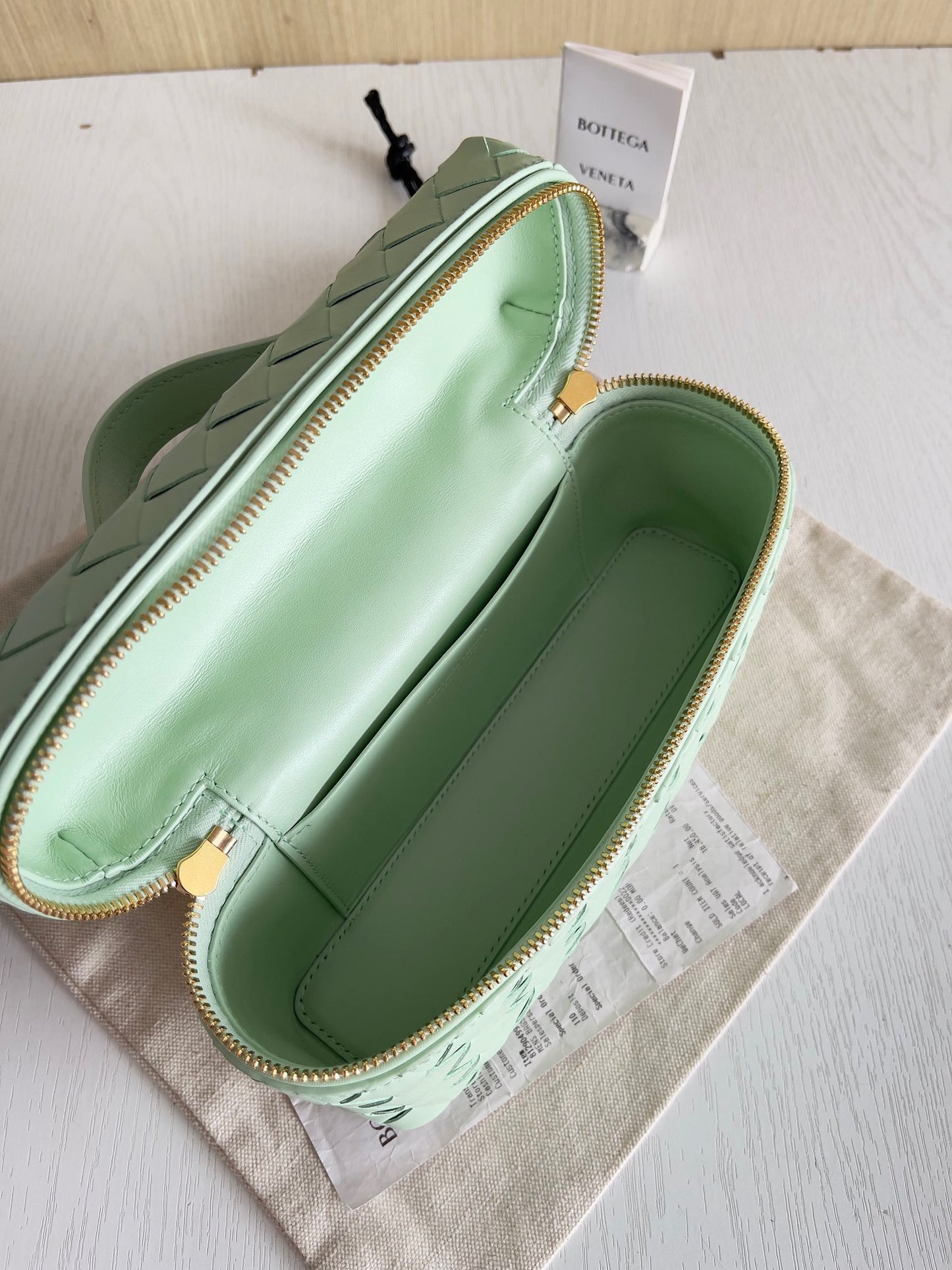 BV Bang Bang Vanity Case #558