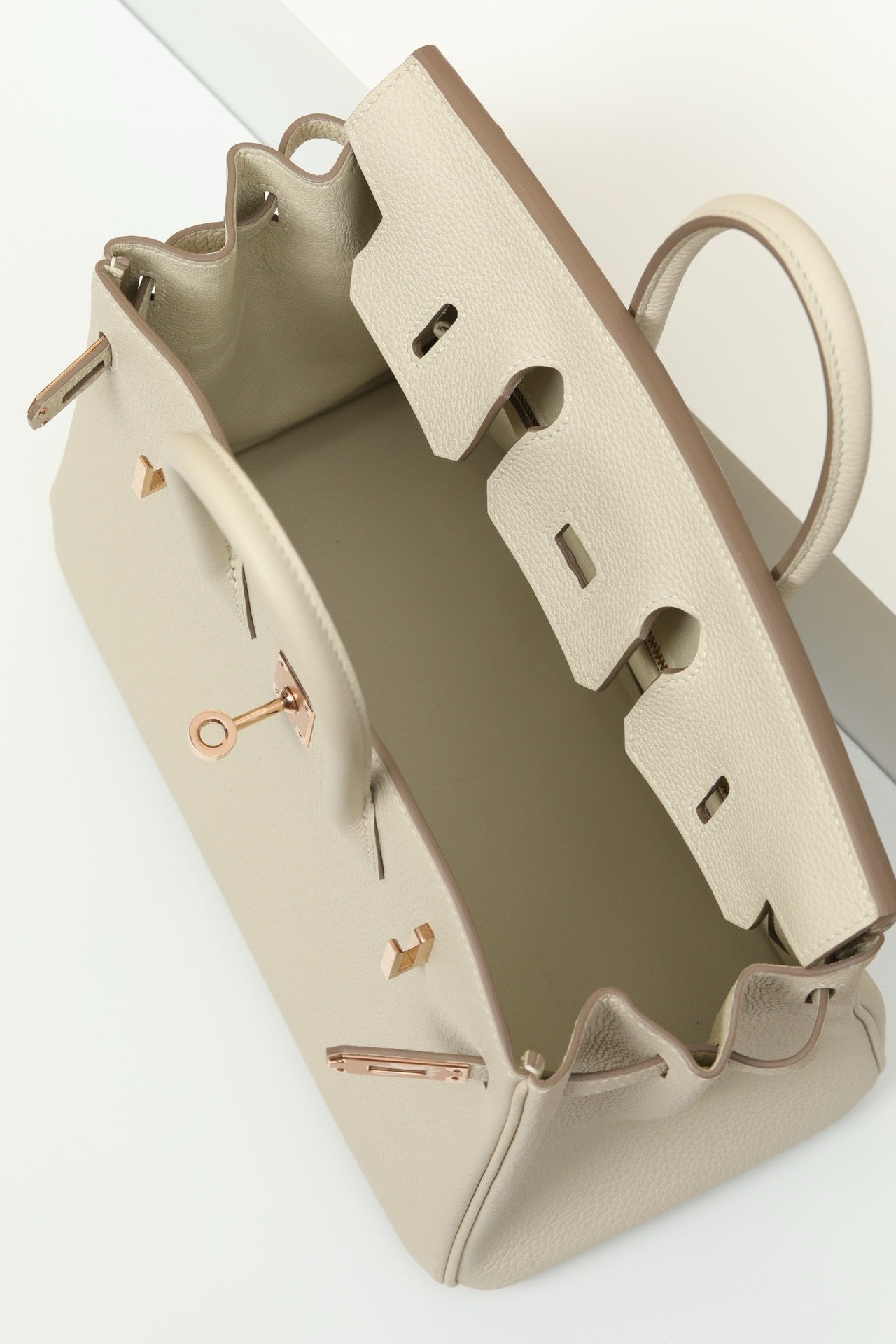 BK25 Milkshake White # 3885