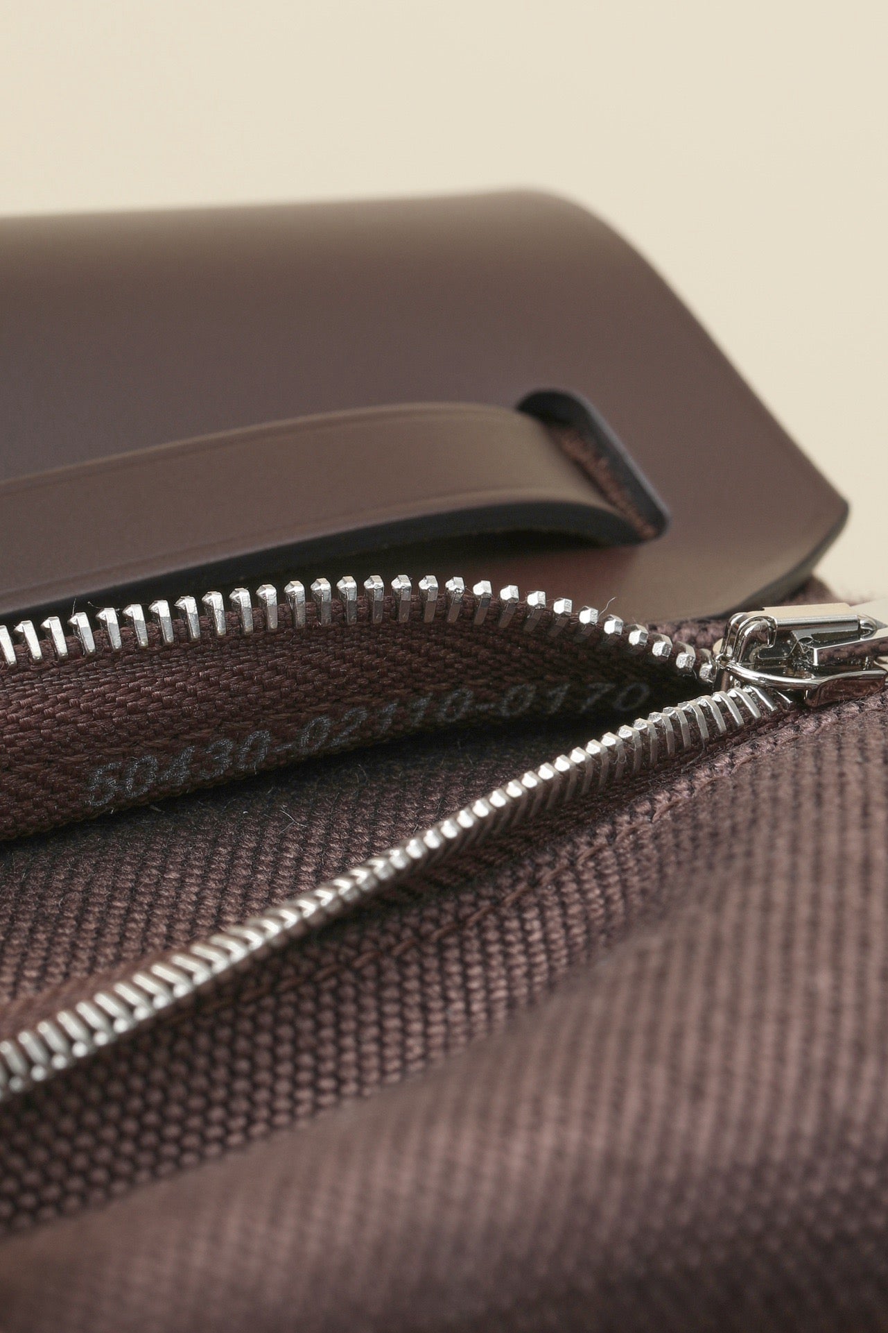 HB20 46 Ebony H Viking Canvas and Hunter Leather Shoulder Bag PHW #4640