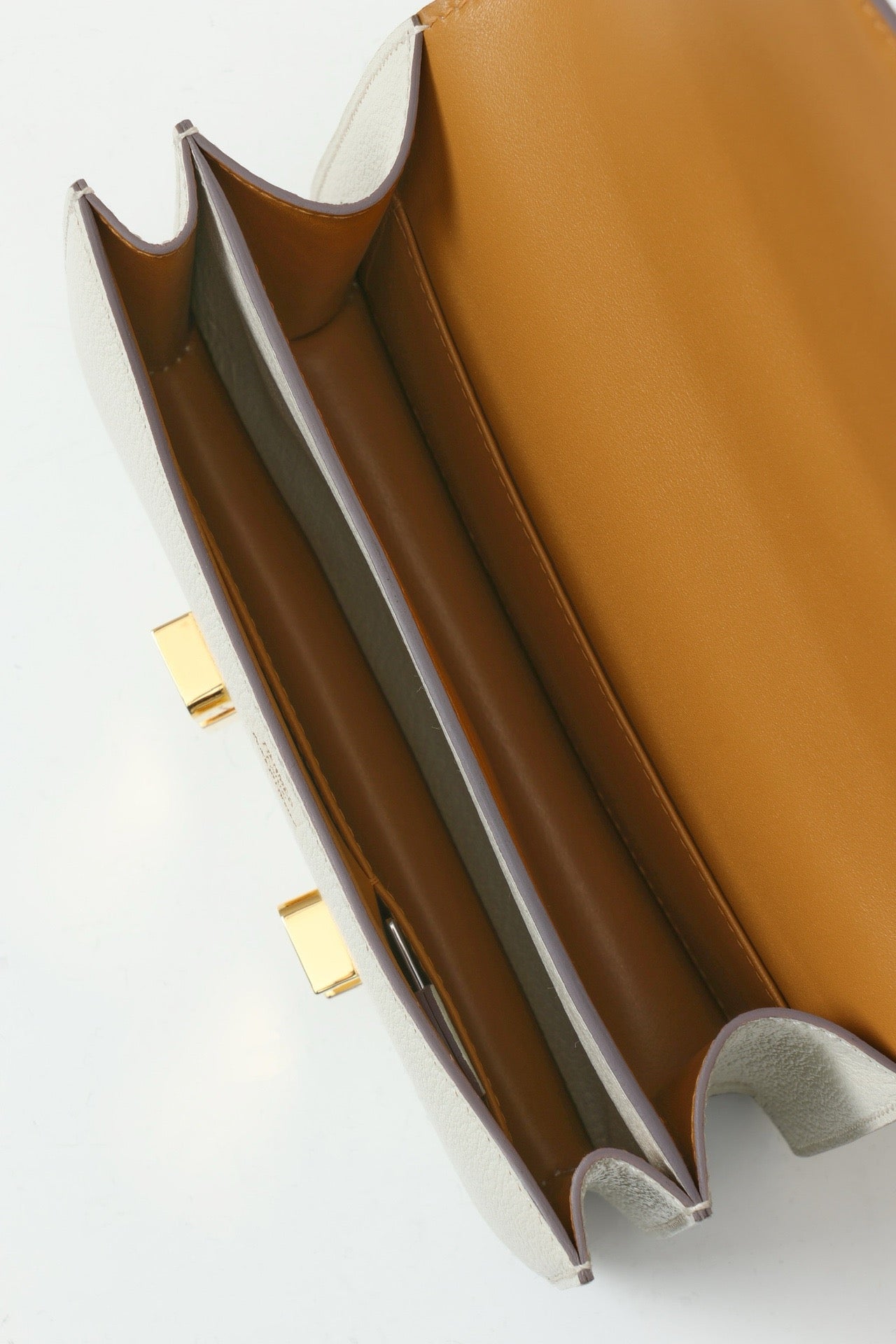 CJ19 19 cm, T0 Mushroom White / 4B Biscuit Goatskin GHW #4348