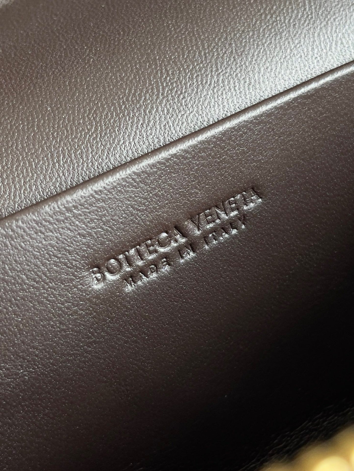BV Bang Bang Vanity Case #565