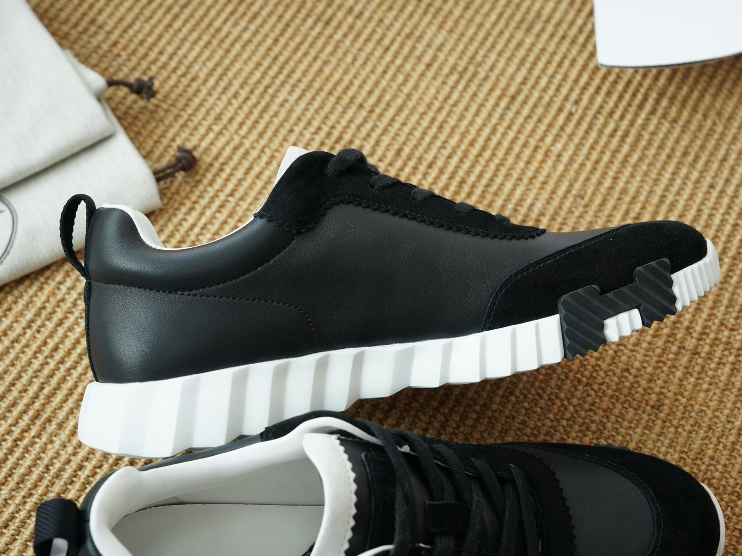 HSneakers