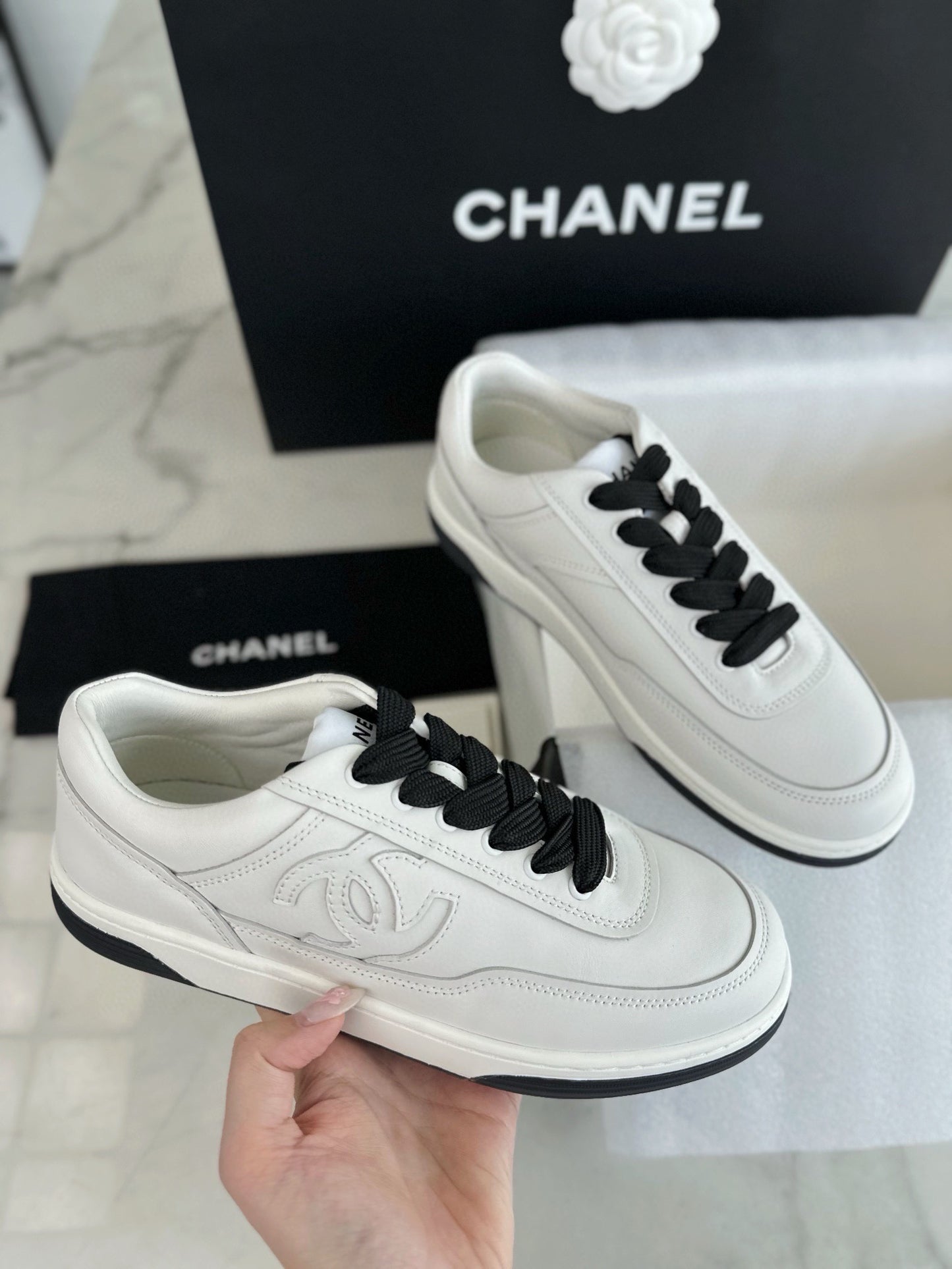 24s sneaker #381