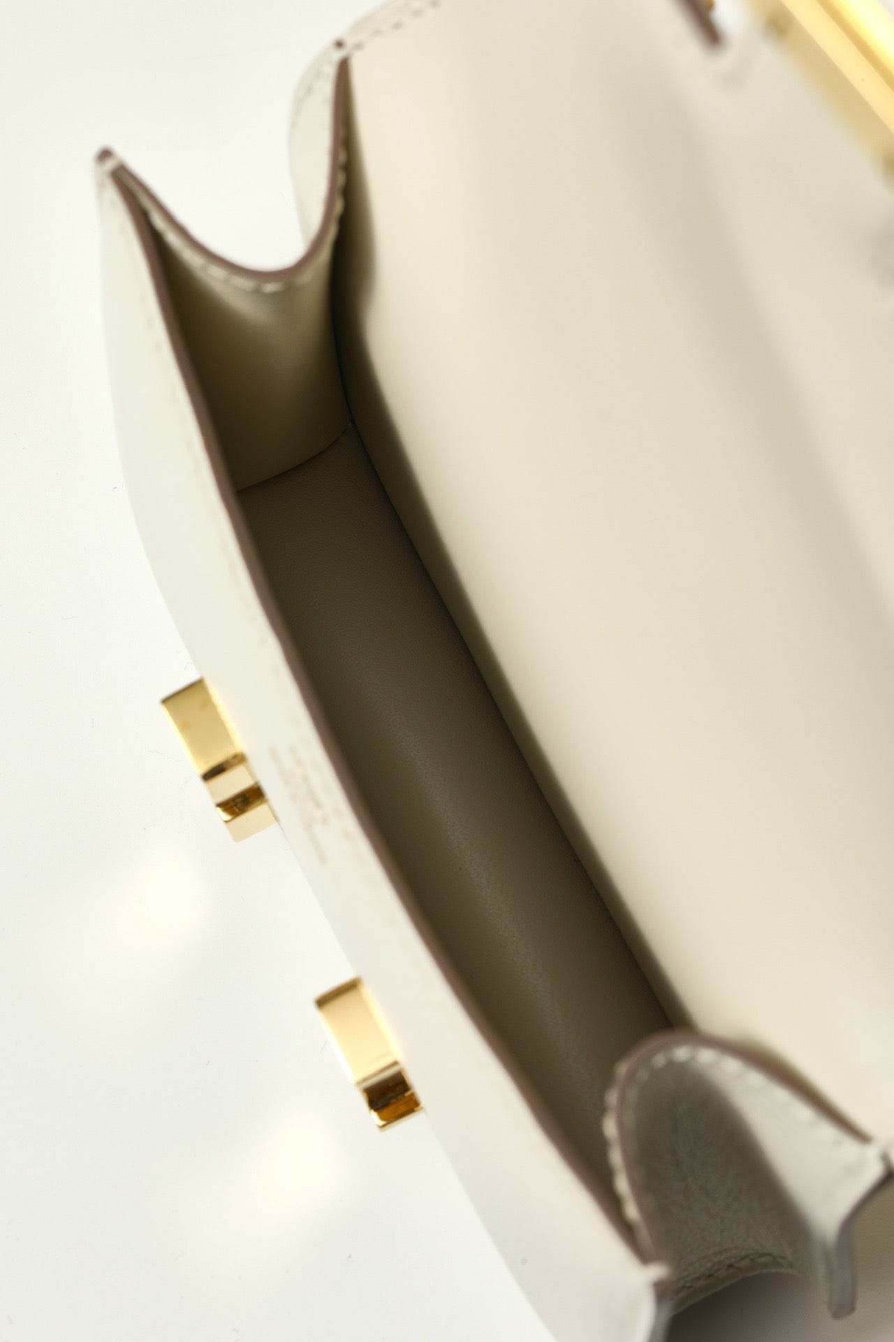 CJ14 , 14 cm, CC10 Milkshake White GoatSkin GHW #4362