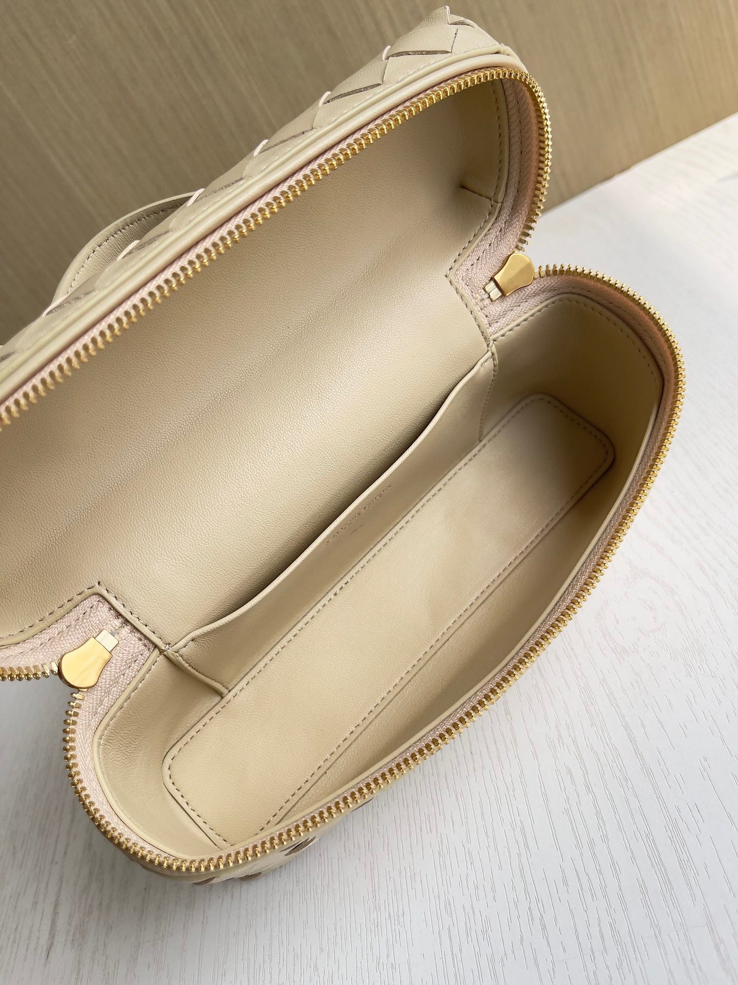 BV Bang Bang Vanity Case #559