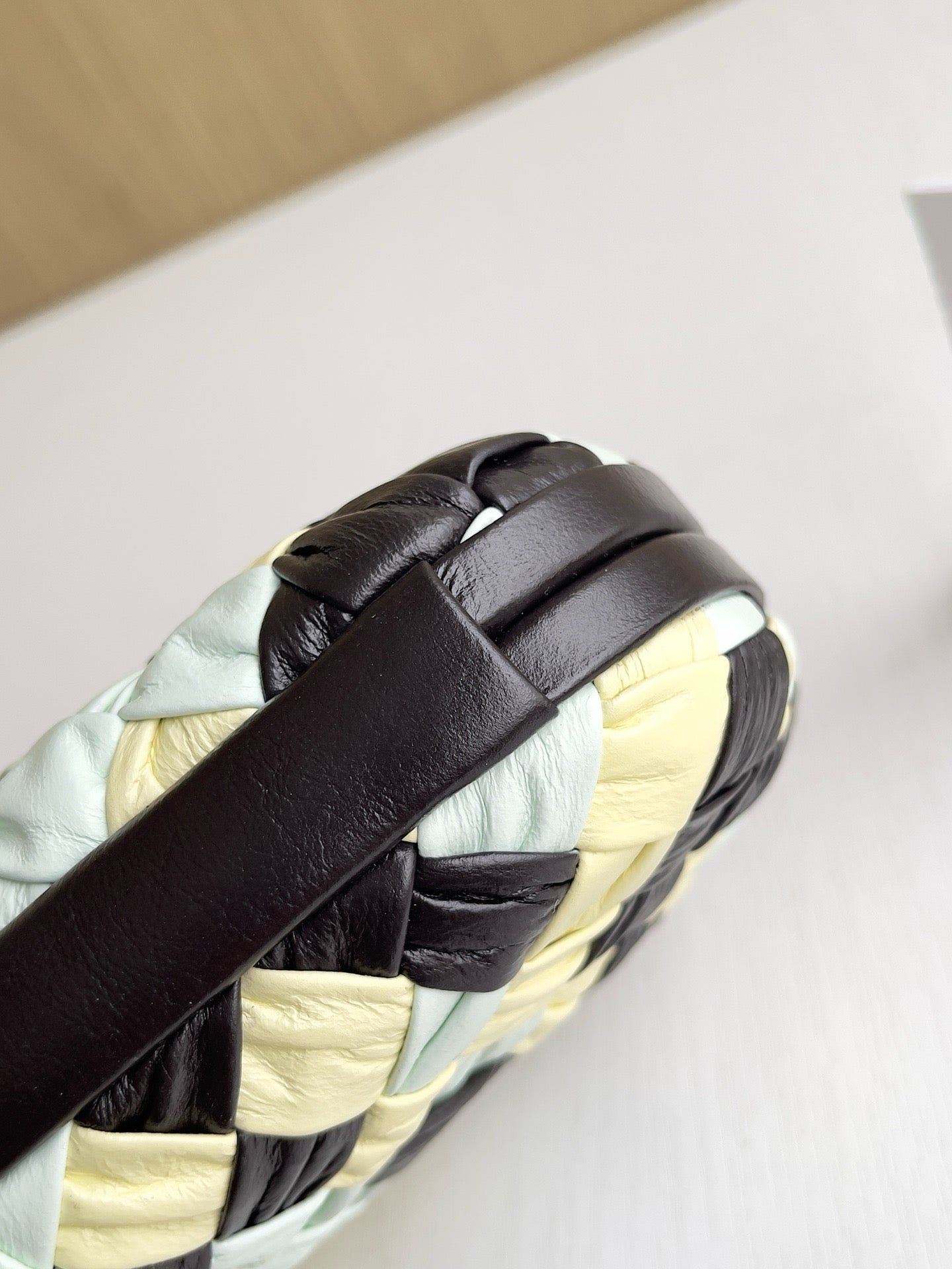 BV the knot #2589