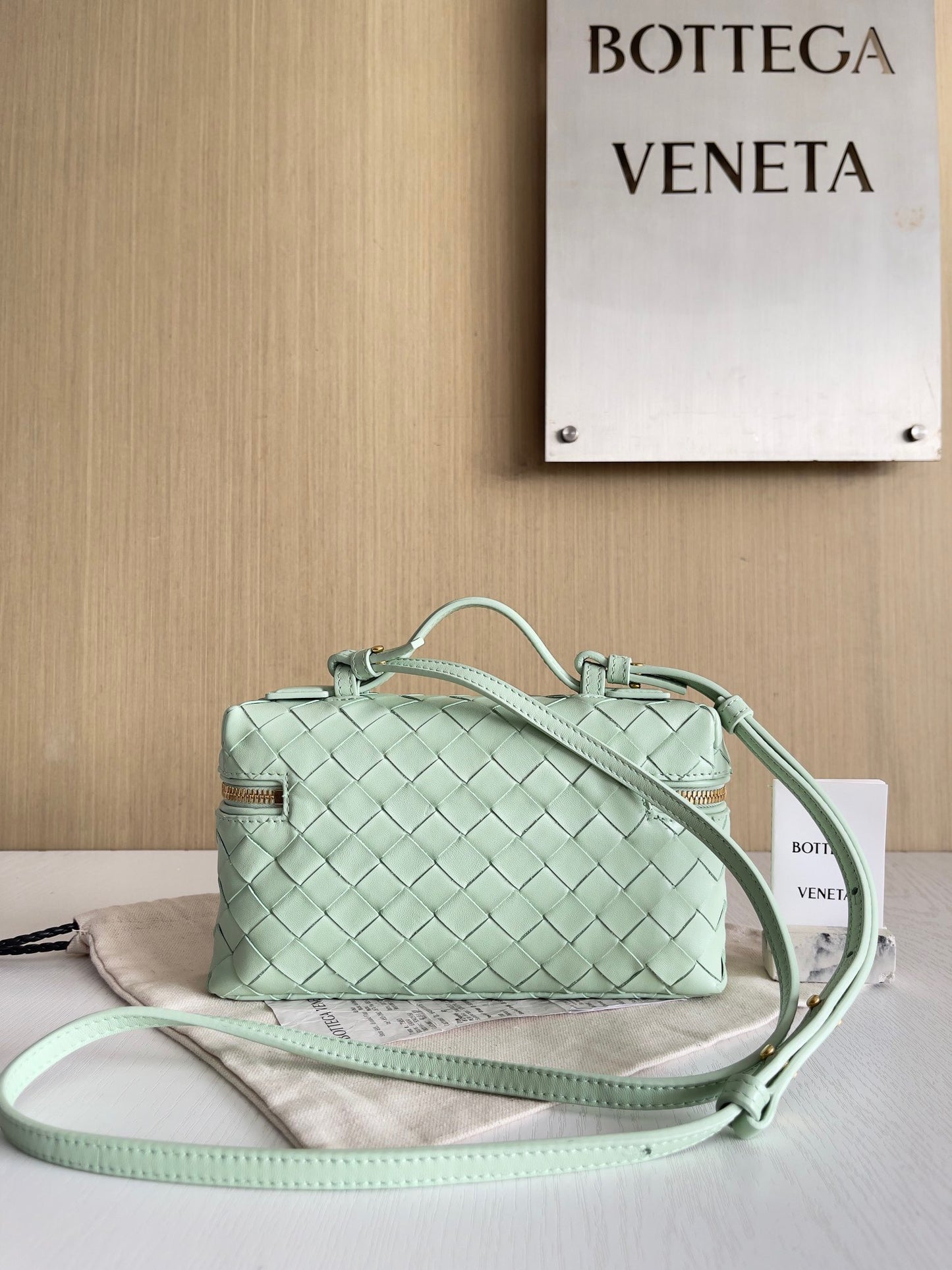 BV Bang Bang Vanity Case #558