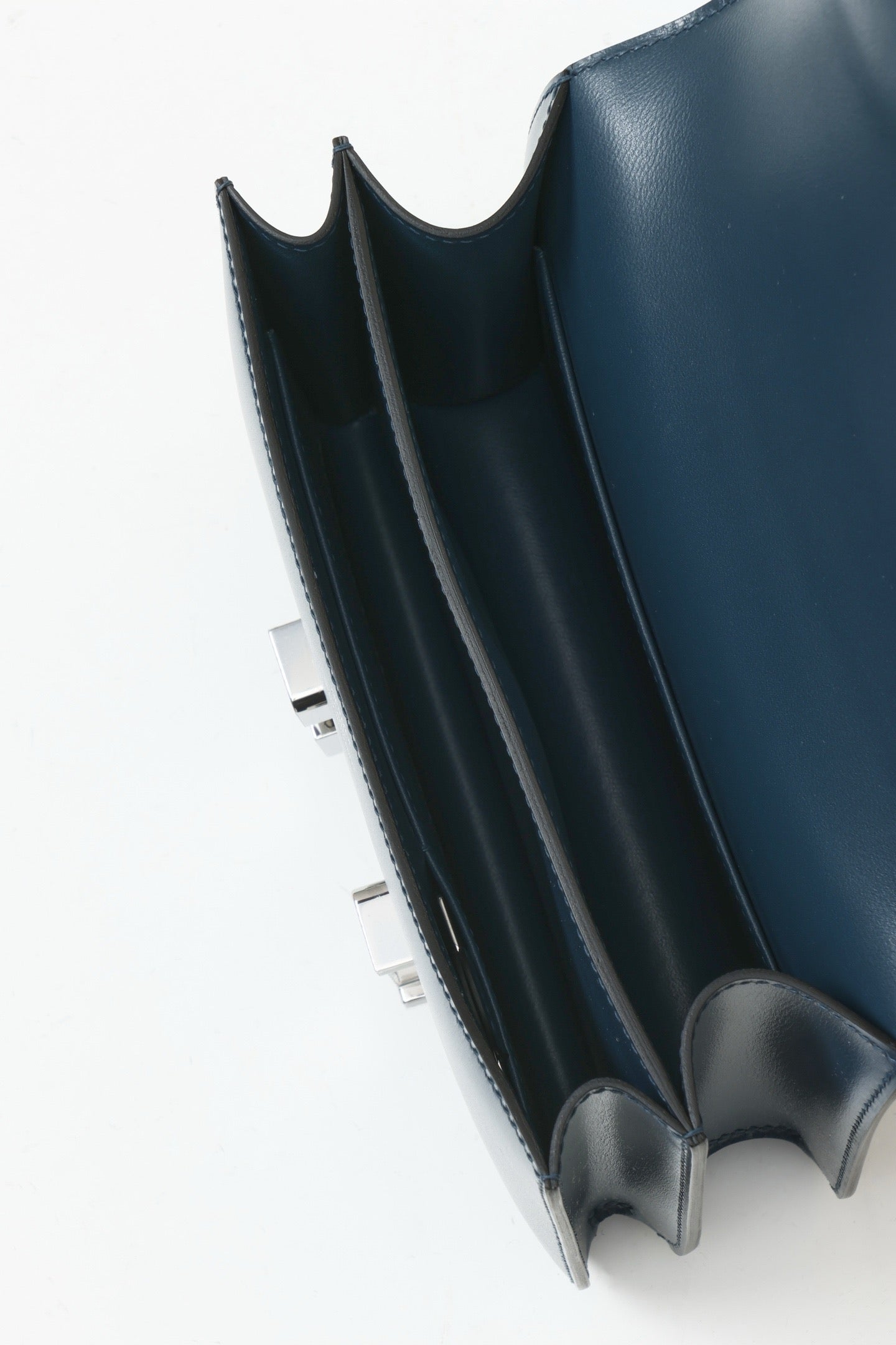 CJ19 19 cm , Prussian Blue Box leather PHW #4294