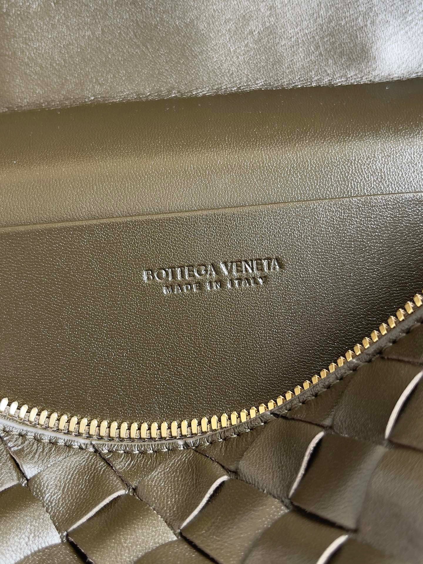 BV Bang Bang Vanity Case #564