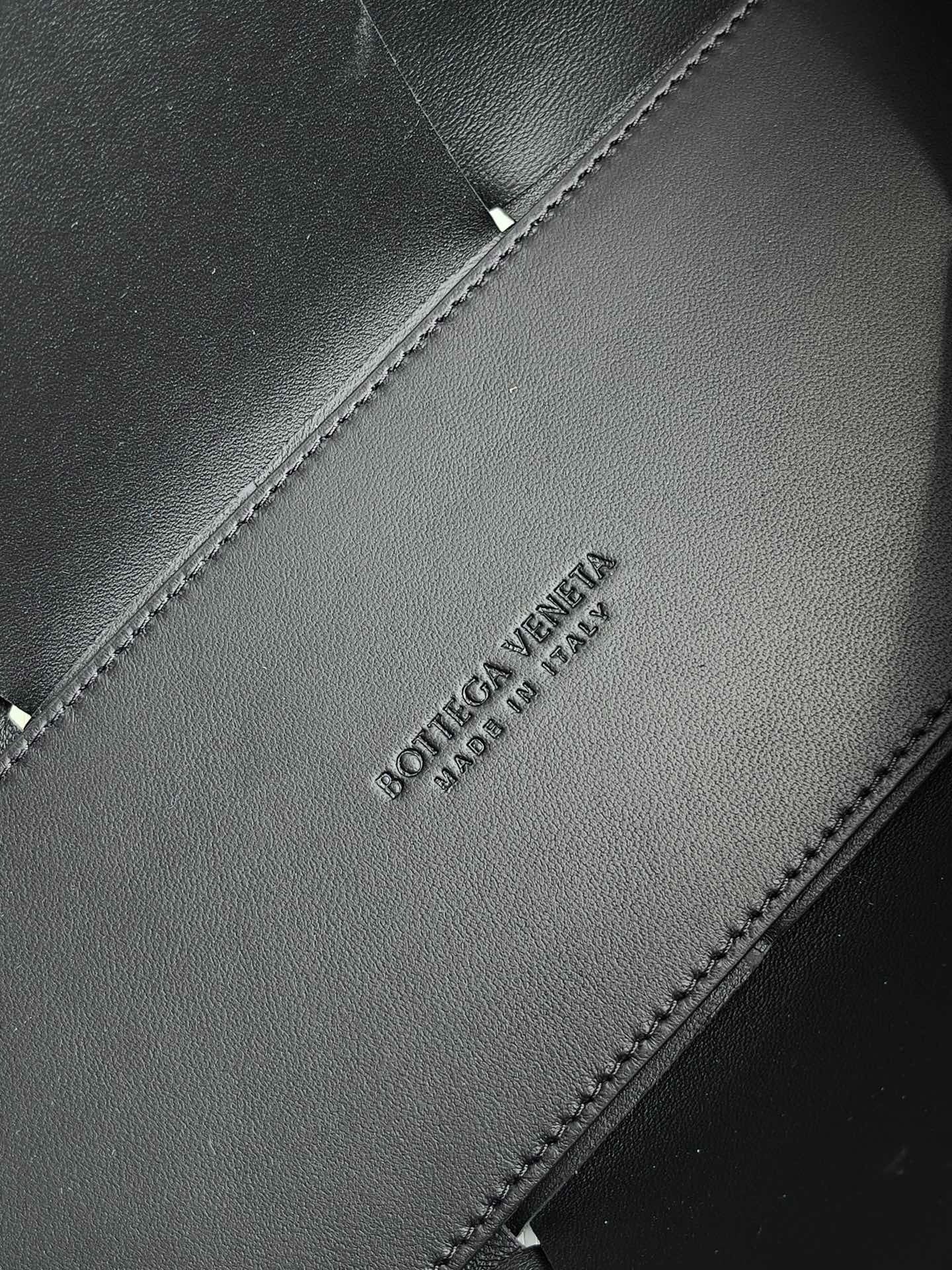 BV Mini Tote #2730
