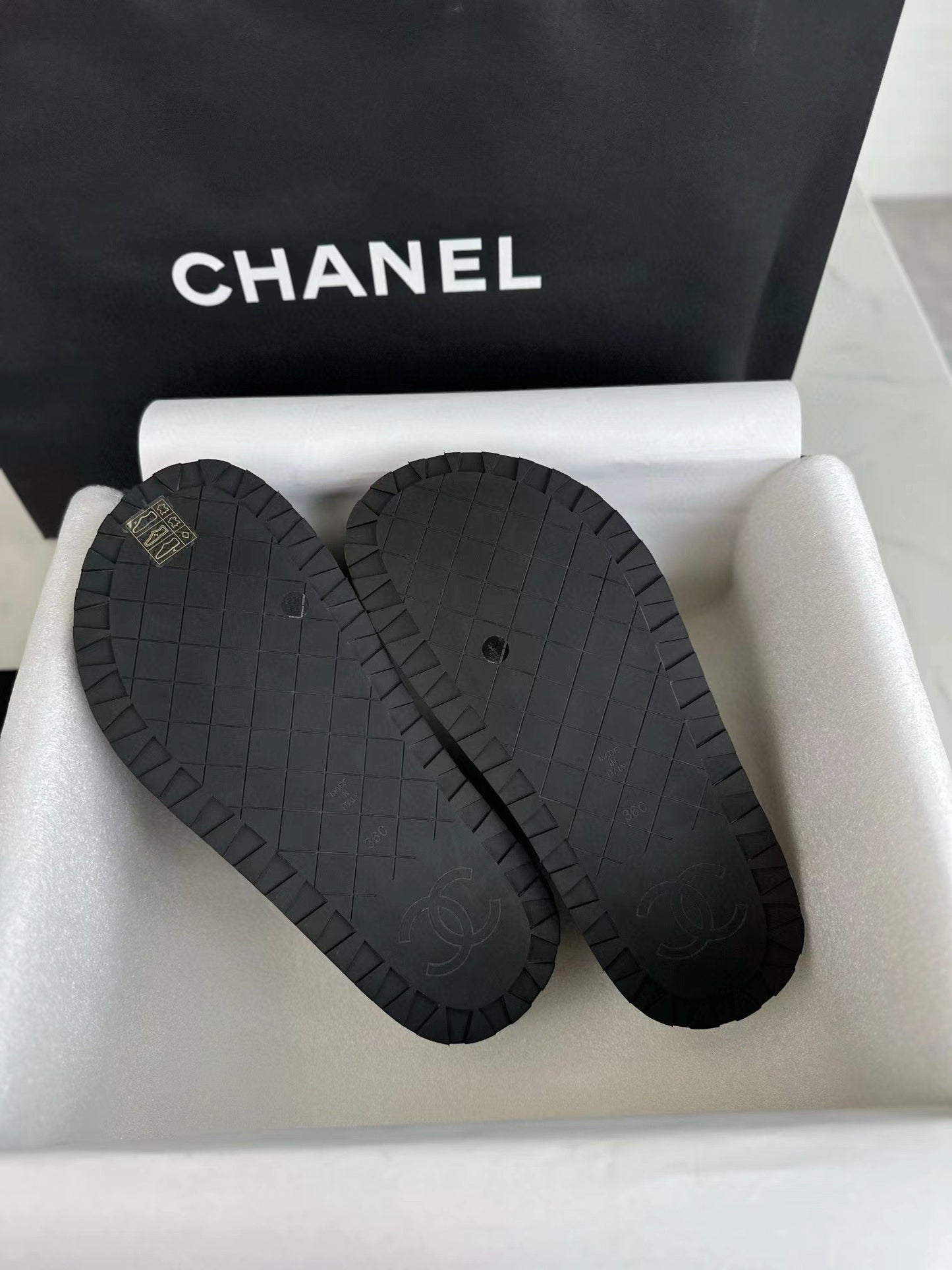 24s Sandal #369