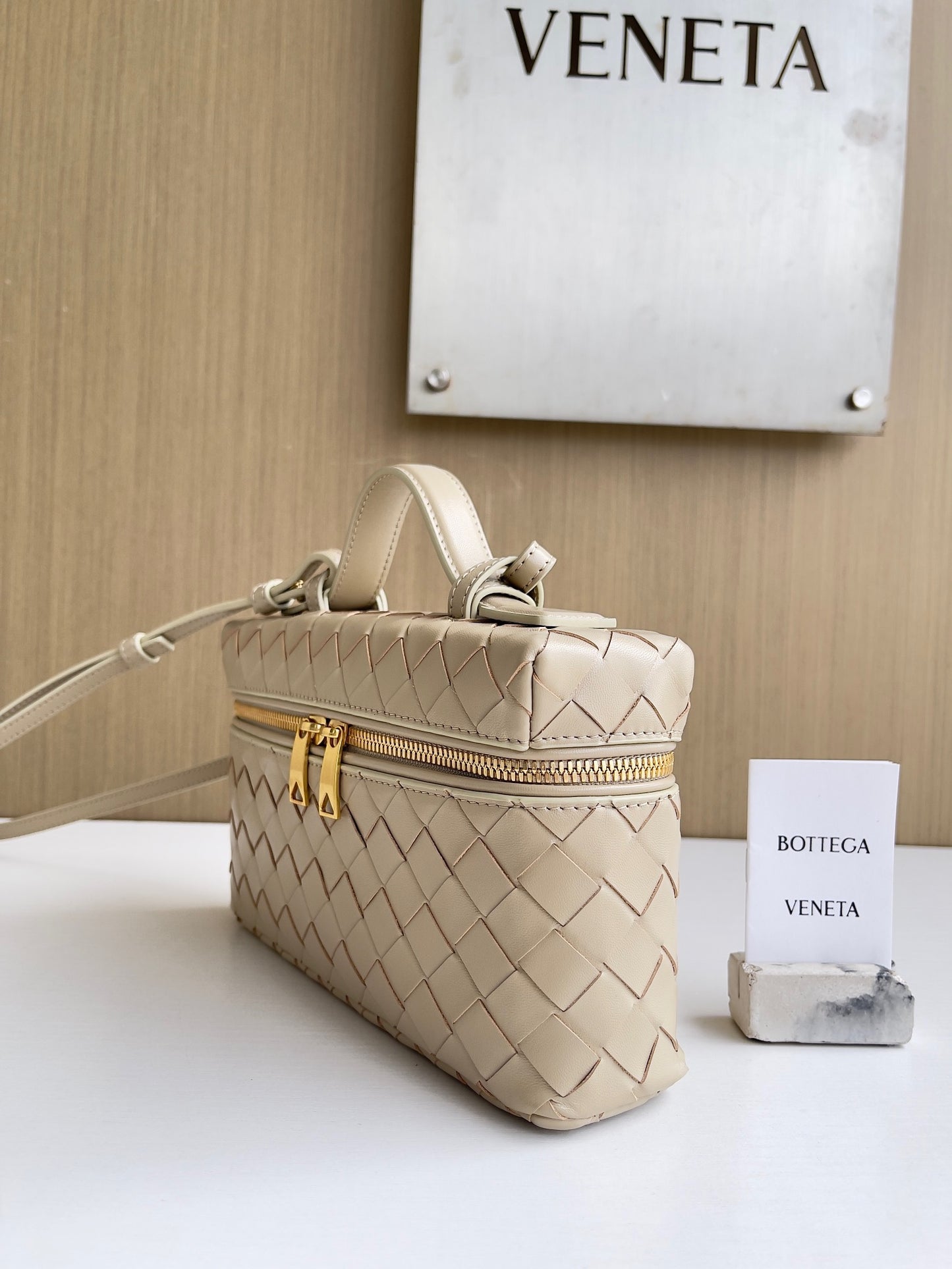 BV Bang Bang Vanity Case #574