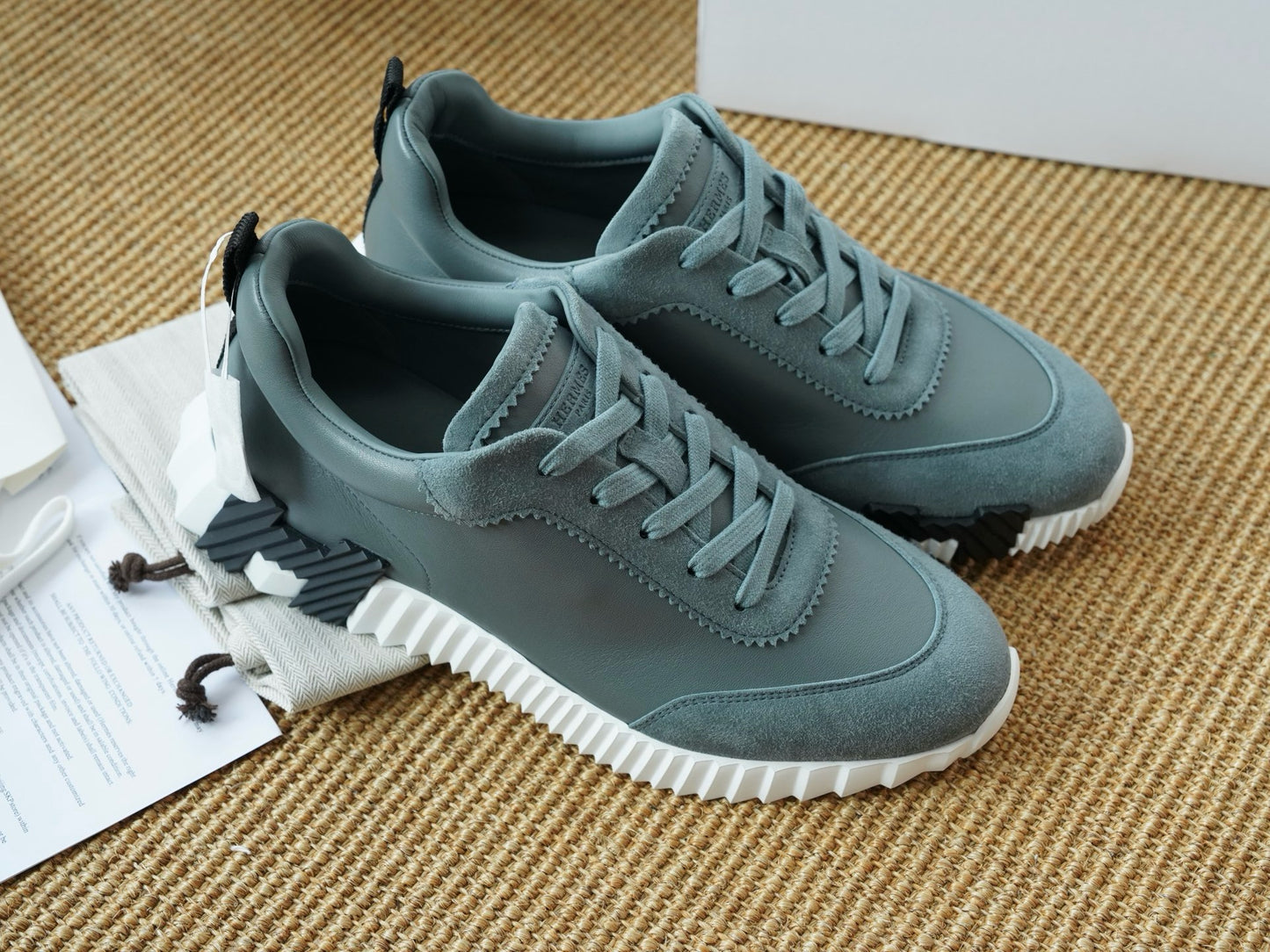HSneakers