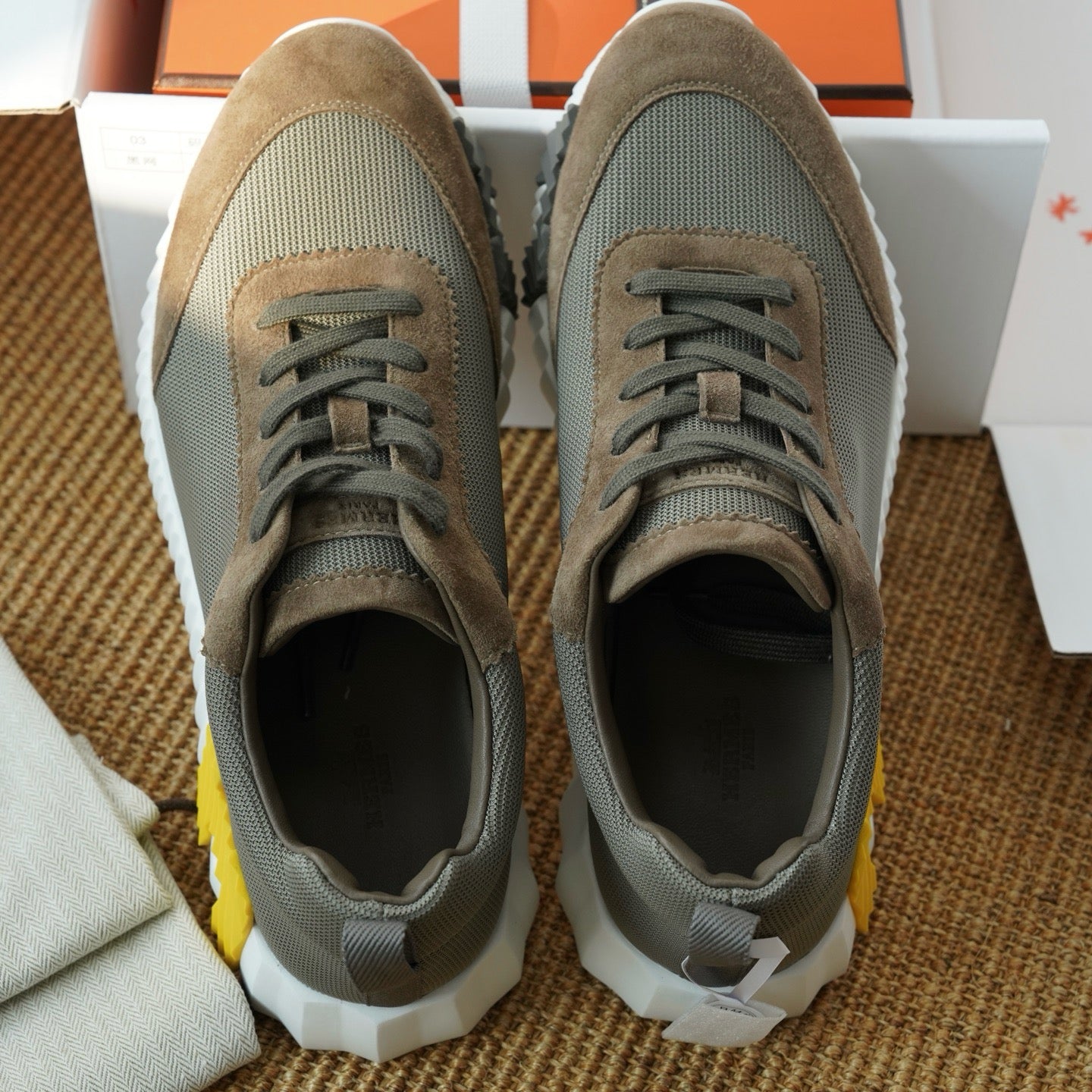HSneakers