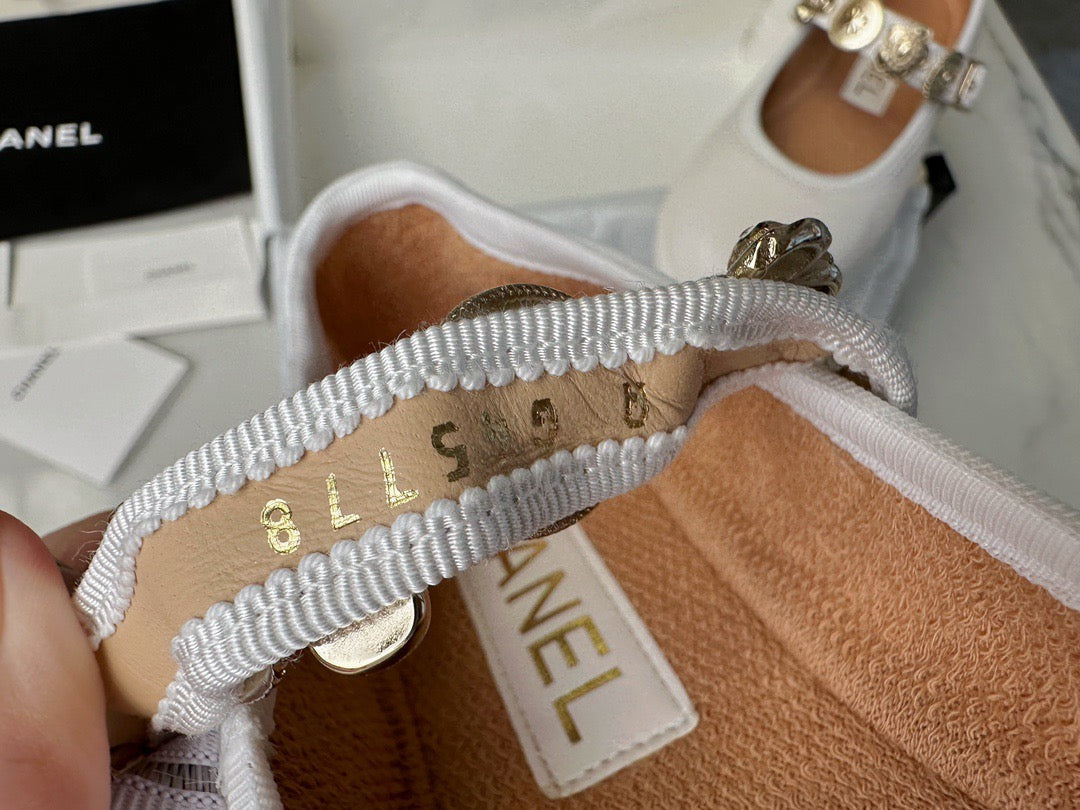 24s sandal #376