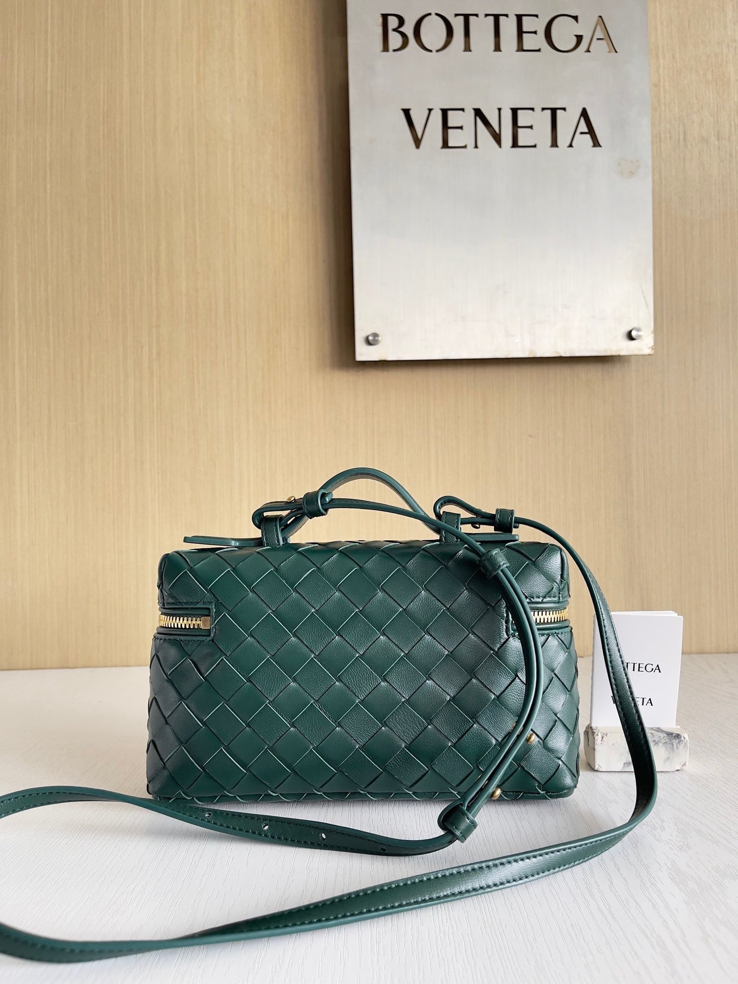 BV Bang Bang Vanity Case #569