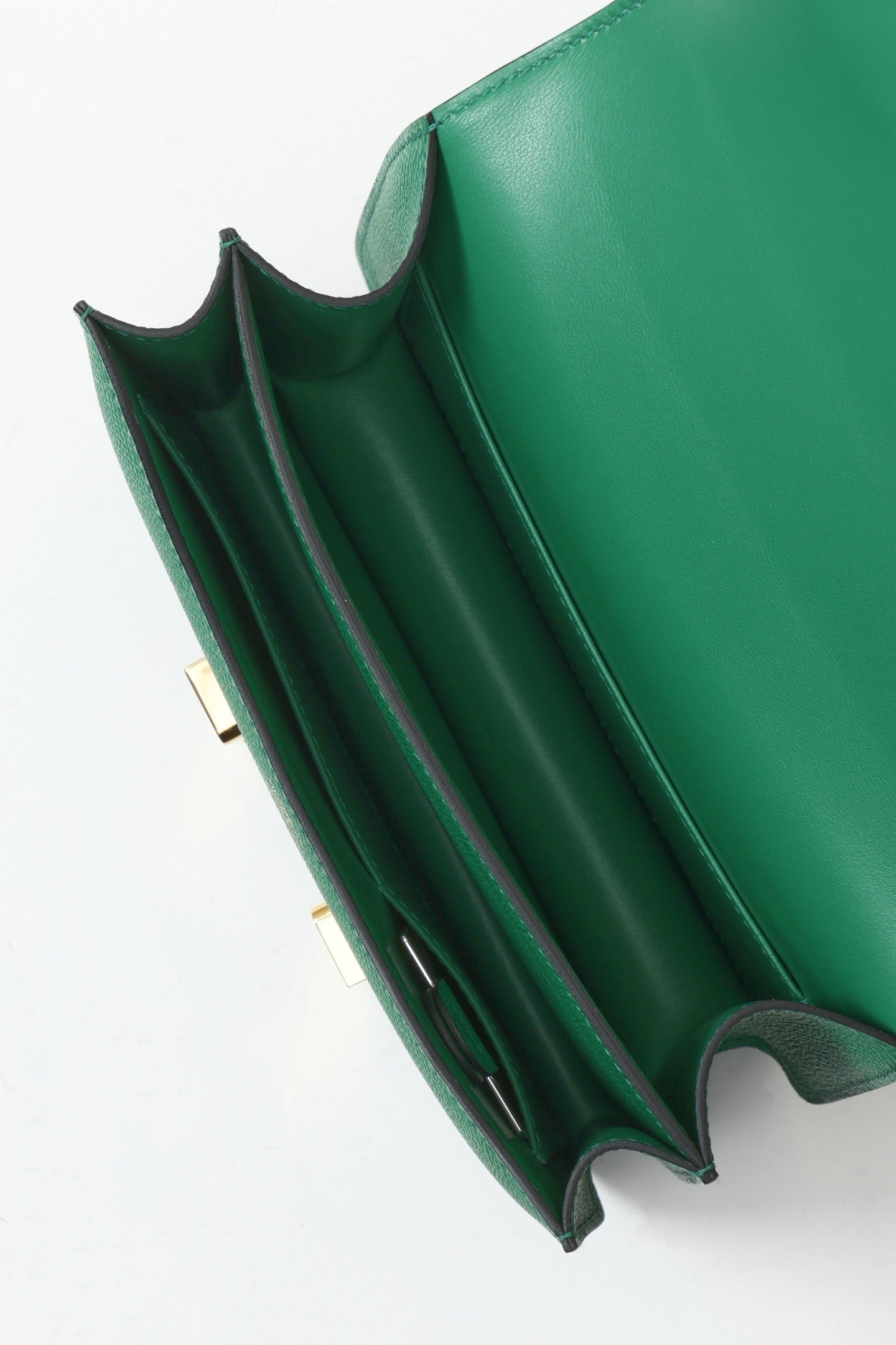 CJ19 19 cm , Velvet Green Epsom leather GHW #4323