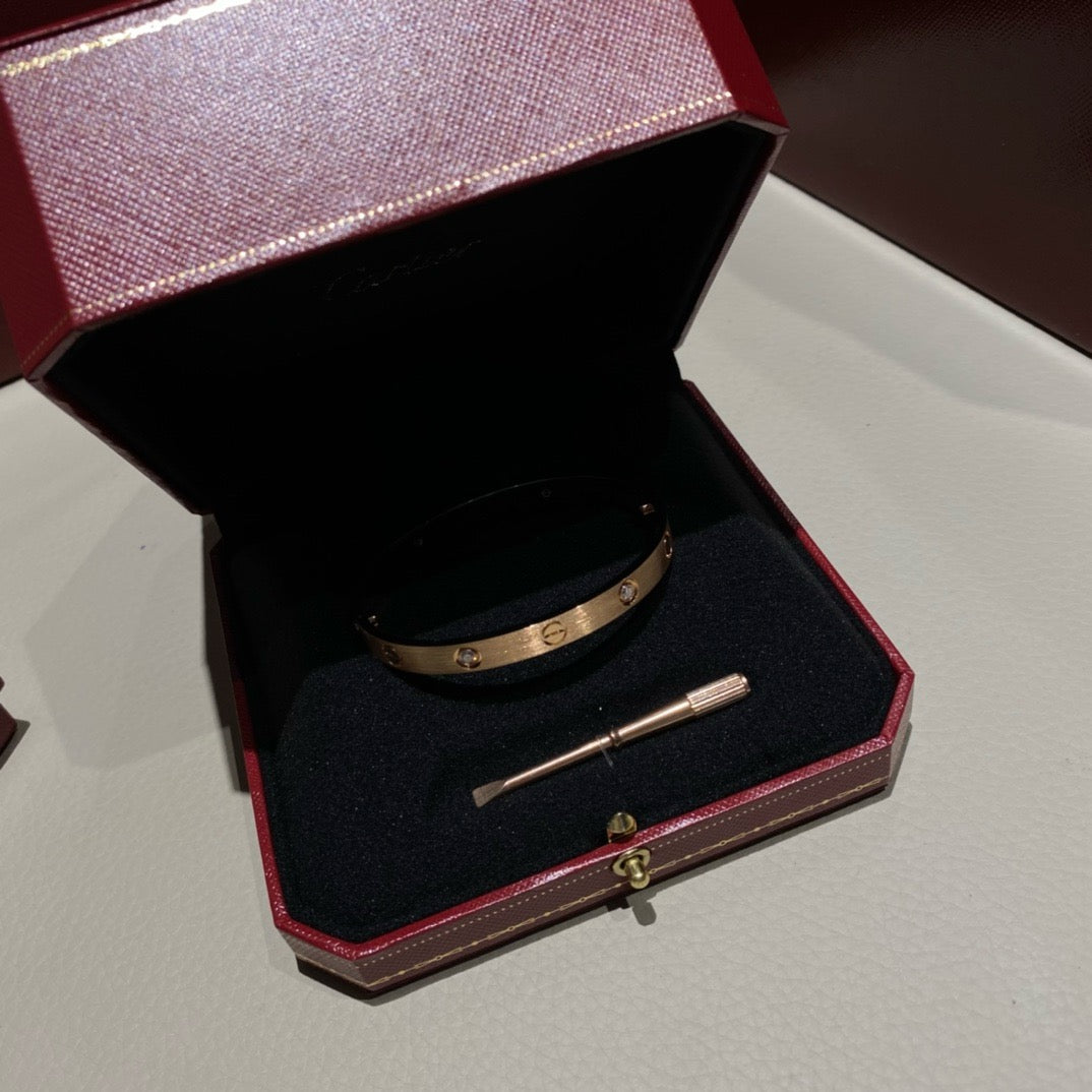 اسوارة كارتييه ذهب عيار 18, الماس vvs1