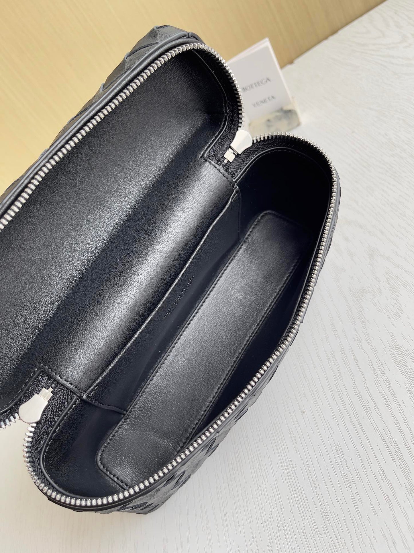 BV Bang Bang Vanity Case #560
