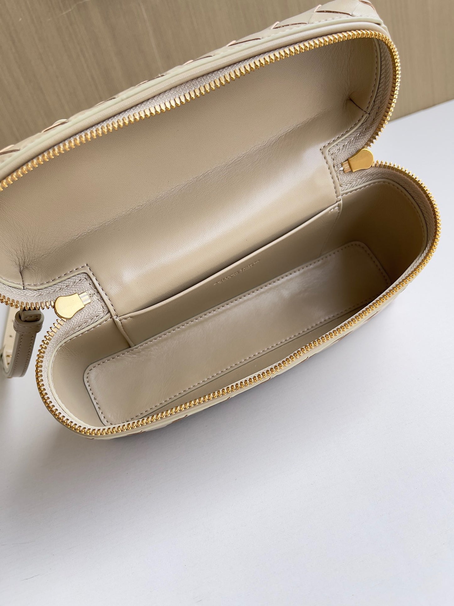 BV Bang Bang Vanity Case #574