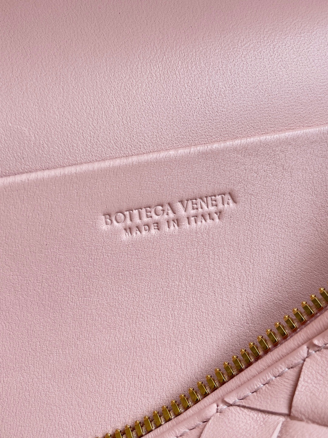 BV Bang Bang Vanity Case #561