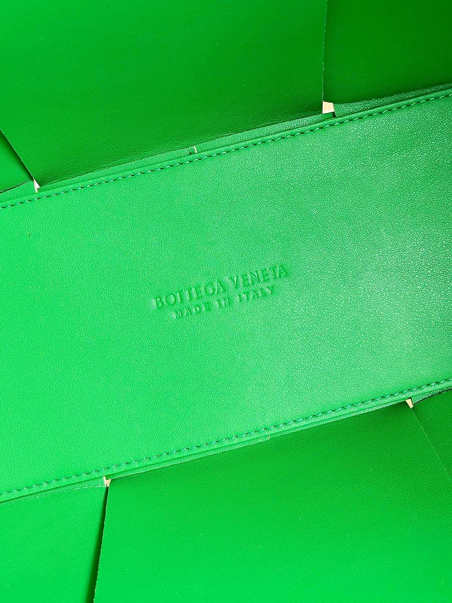 BV Mini Tote #2725