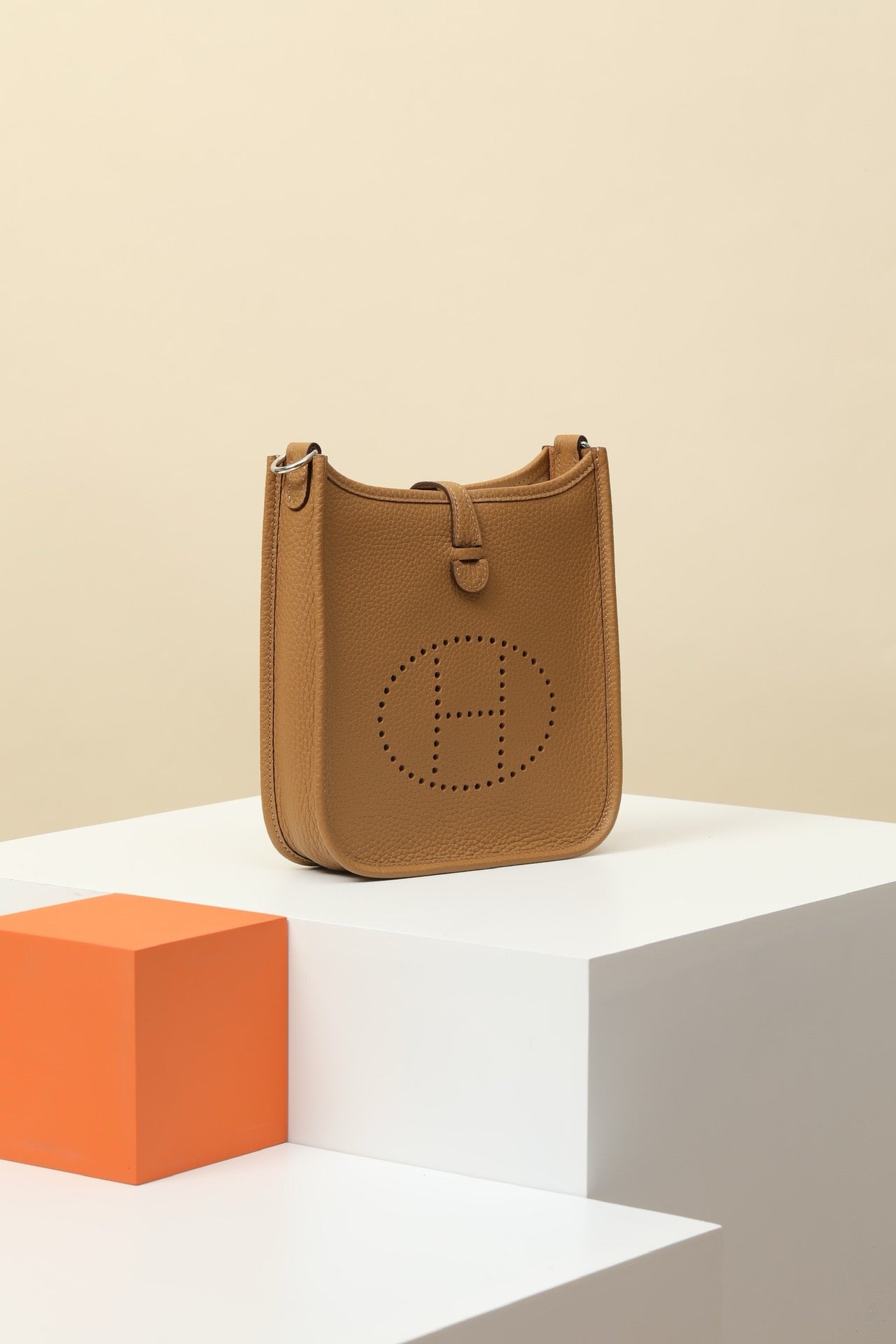 YF16 4B Biscuit,Clemence bull leather crossbody bag  , PHW #4428