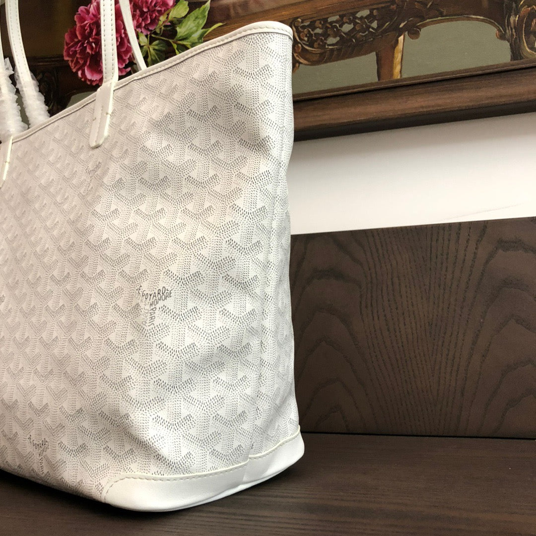 Artois MM Bag #693