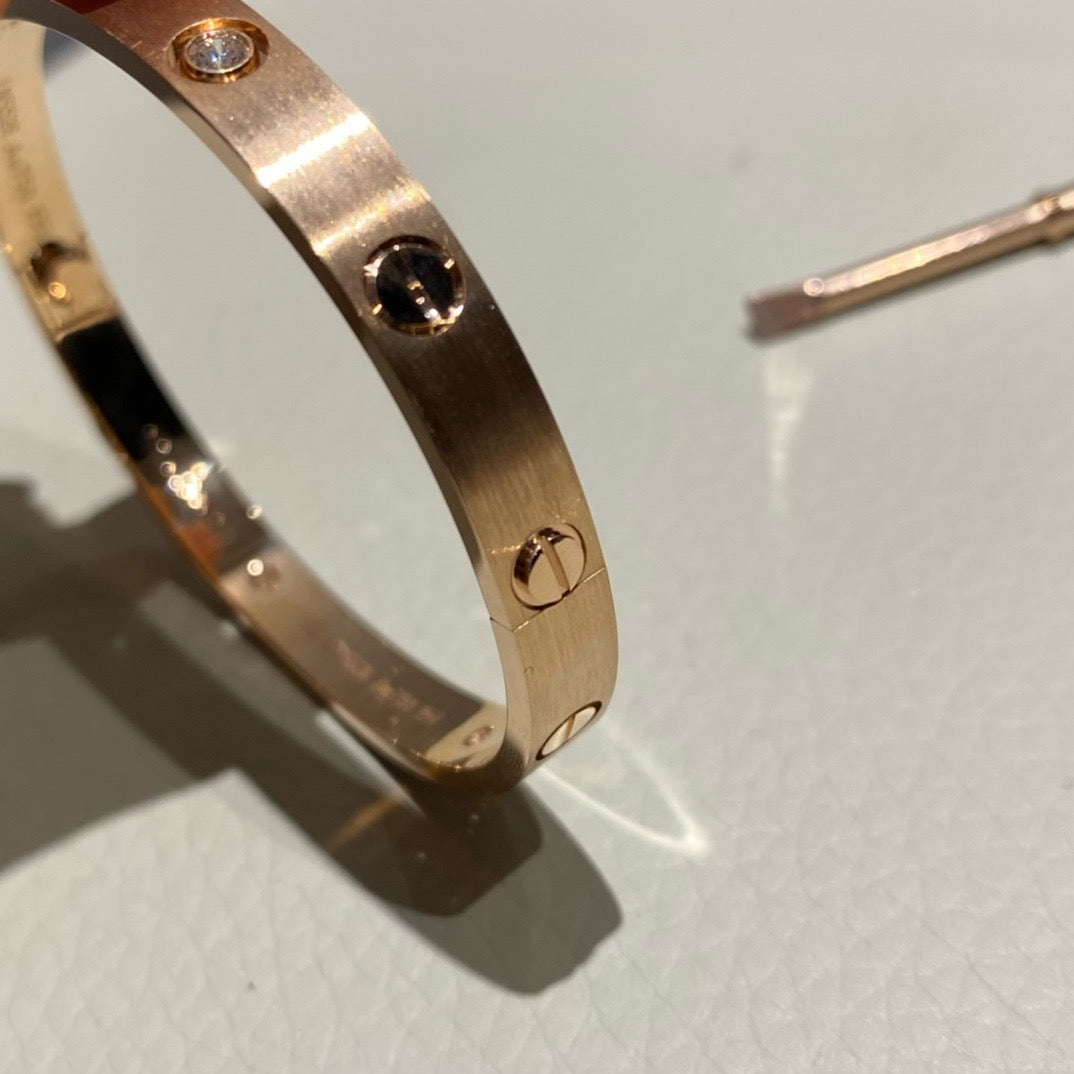 اسوارة كارتييه ذهب عيار 18, الماس vvs1