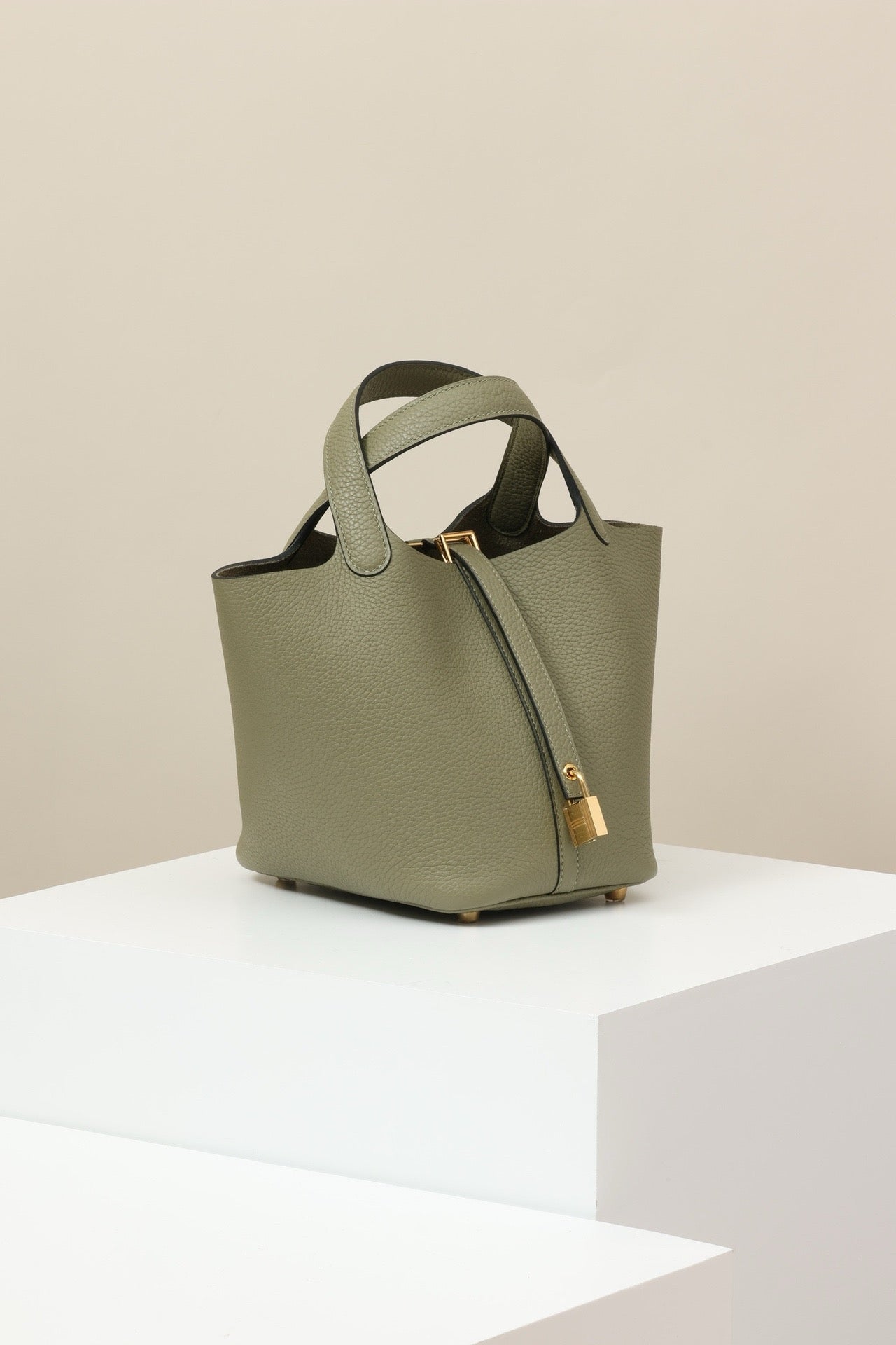 CL18 1Q Sage Green GHW #4052